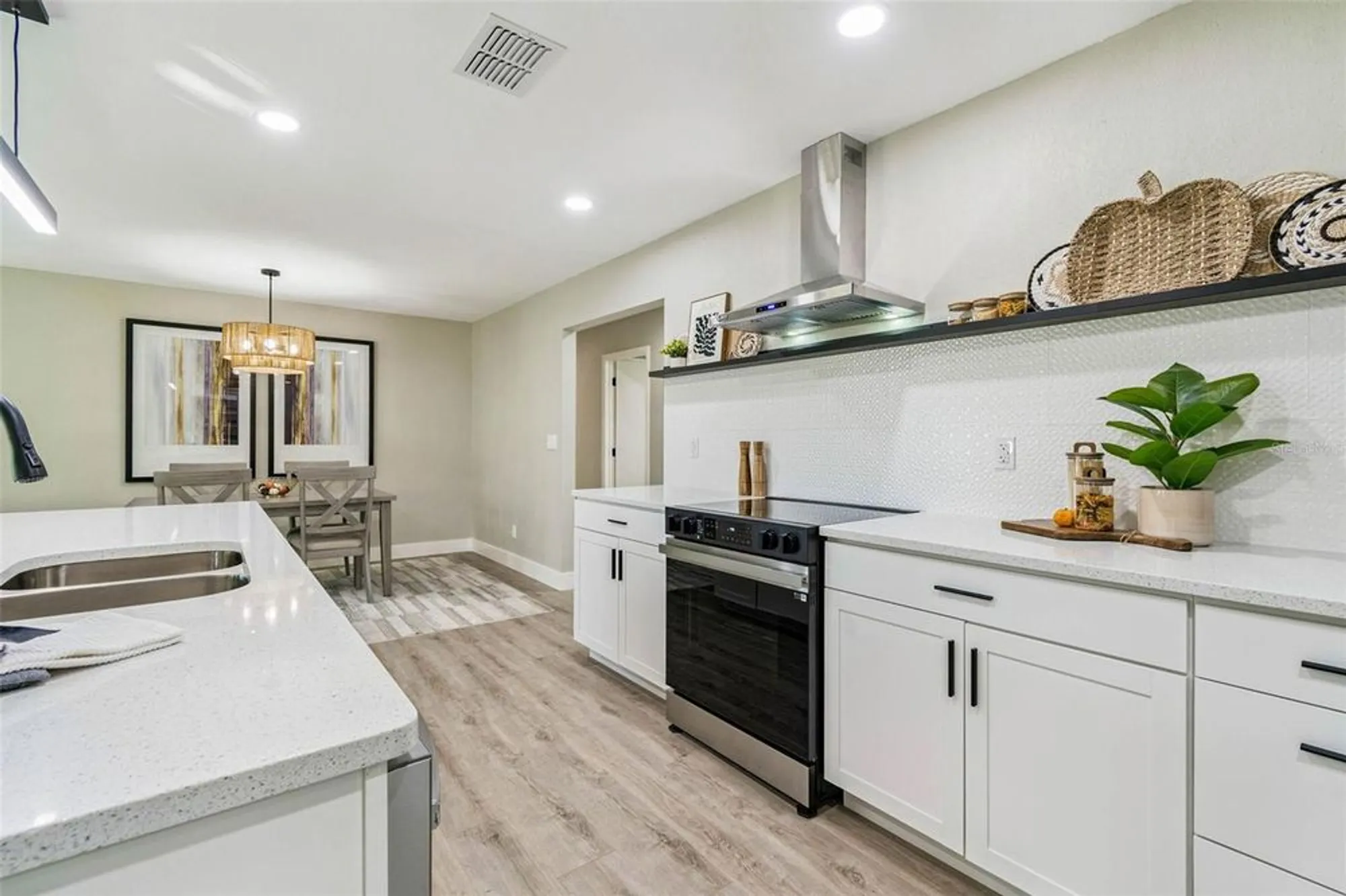 Property Slideshow image 13 of 70 | 3116 brunswick cir, Palm Harbor, FL, 34684