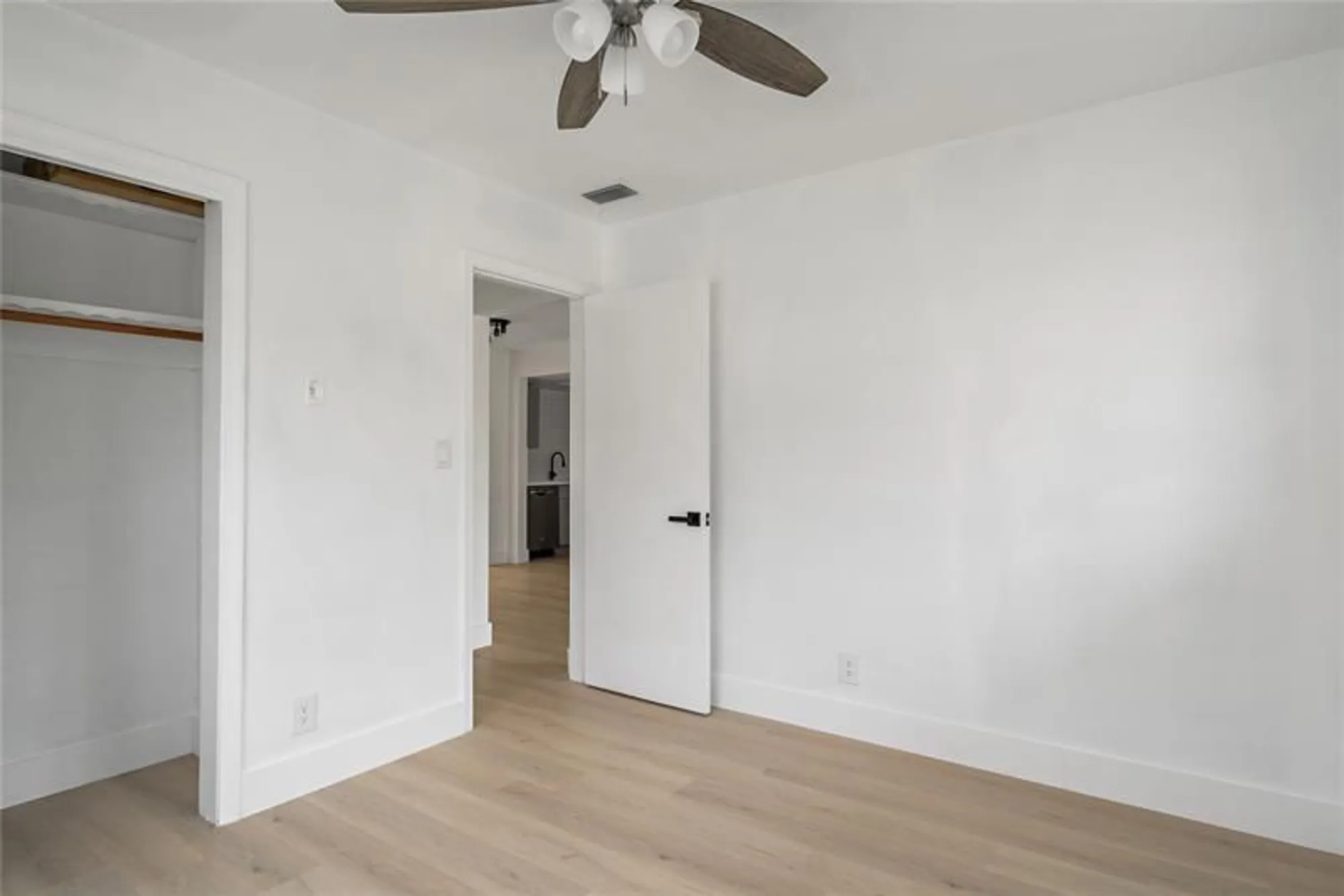 Property Slideshow image 23 of 34 | 4510 nw 49th dr, Tamarac, FL, 33319