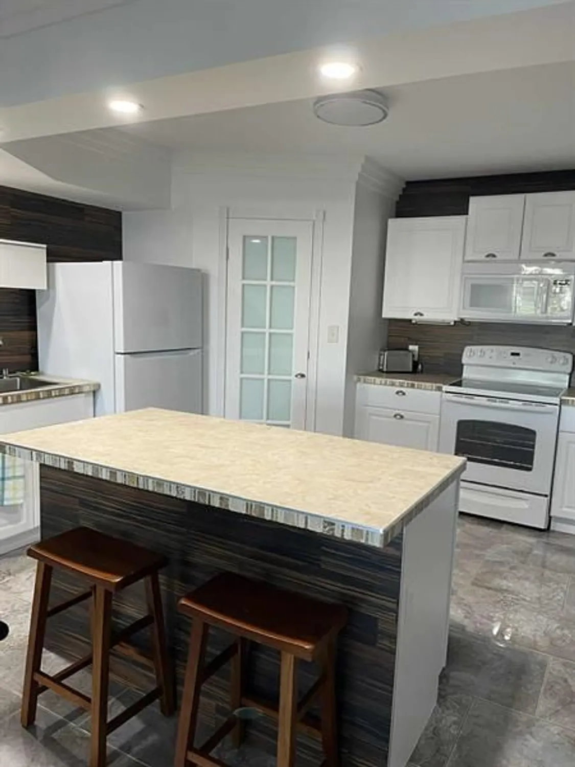 Property Slideshow image 7 of 15 | 4770 nw 21st st apt 405, Lauderhill, FL, 33313