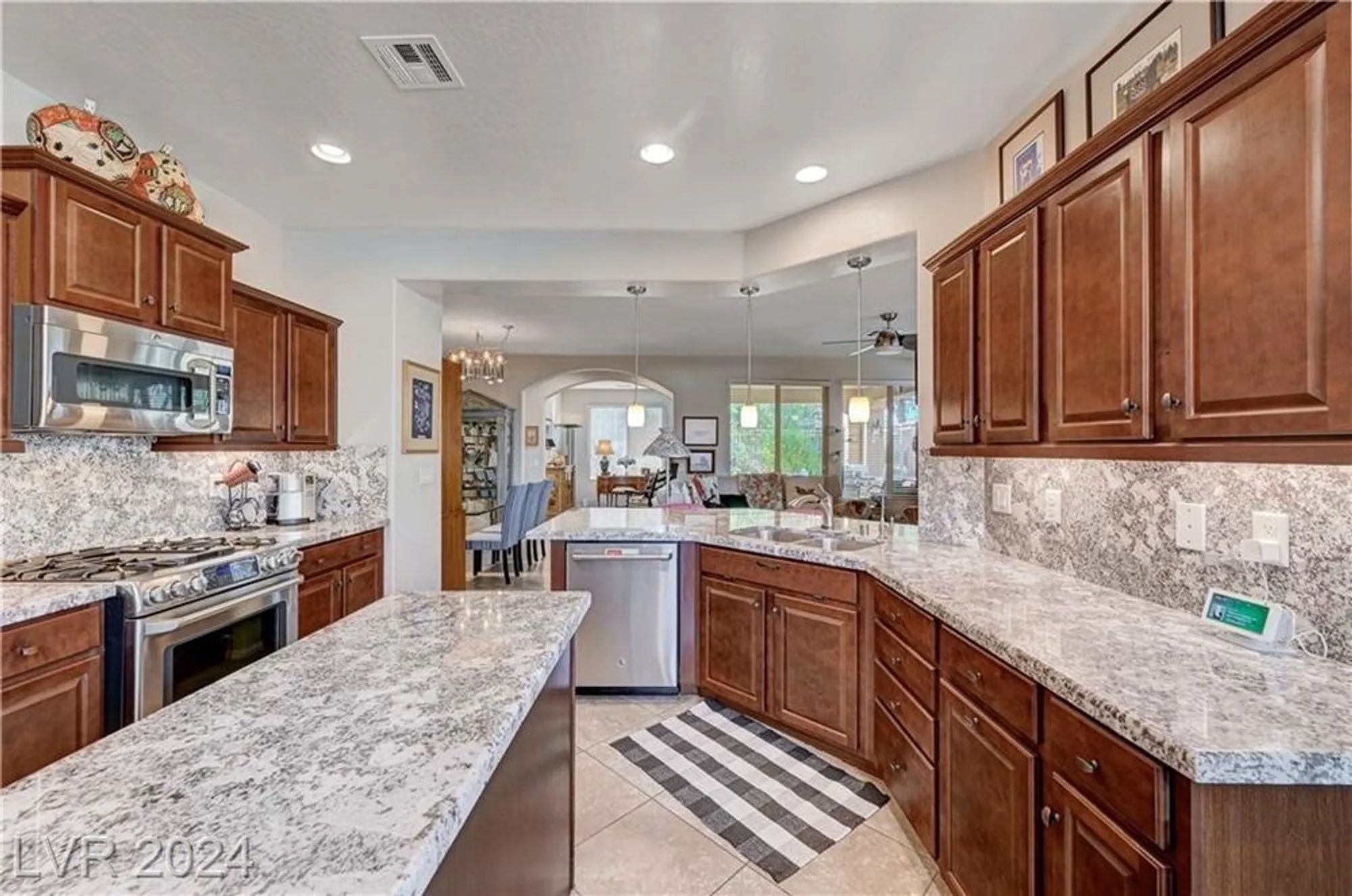 Property Slideshow image 22 of 86 | 5721 keystone crest st, North Las Vegas, NV, 89081