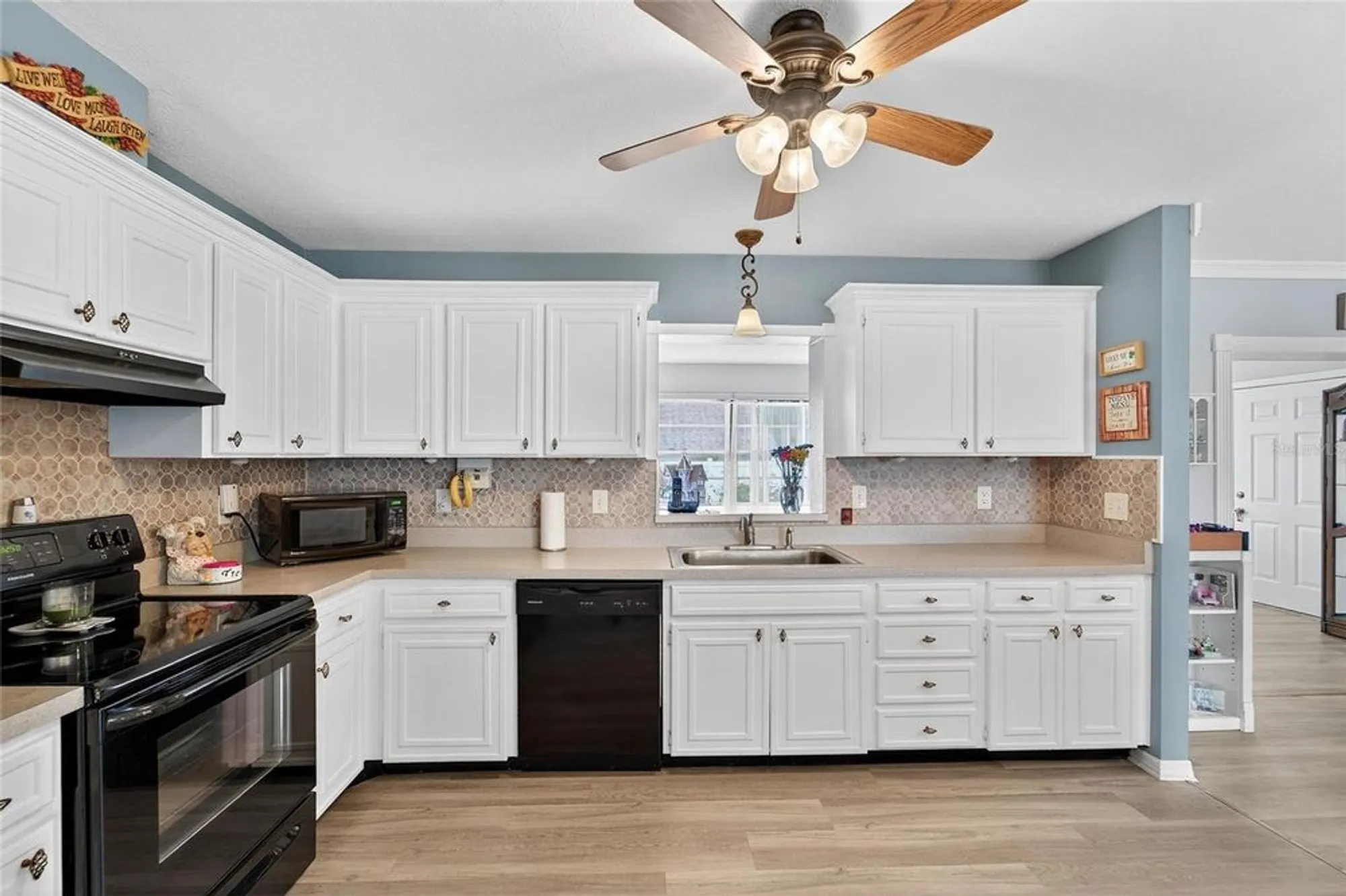 Property Slideshow image 17 of 63 | 645 fort duquesna dr, Sun City Center, FL, 33573