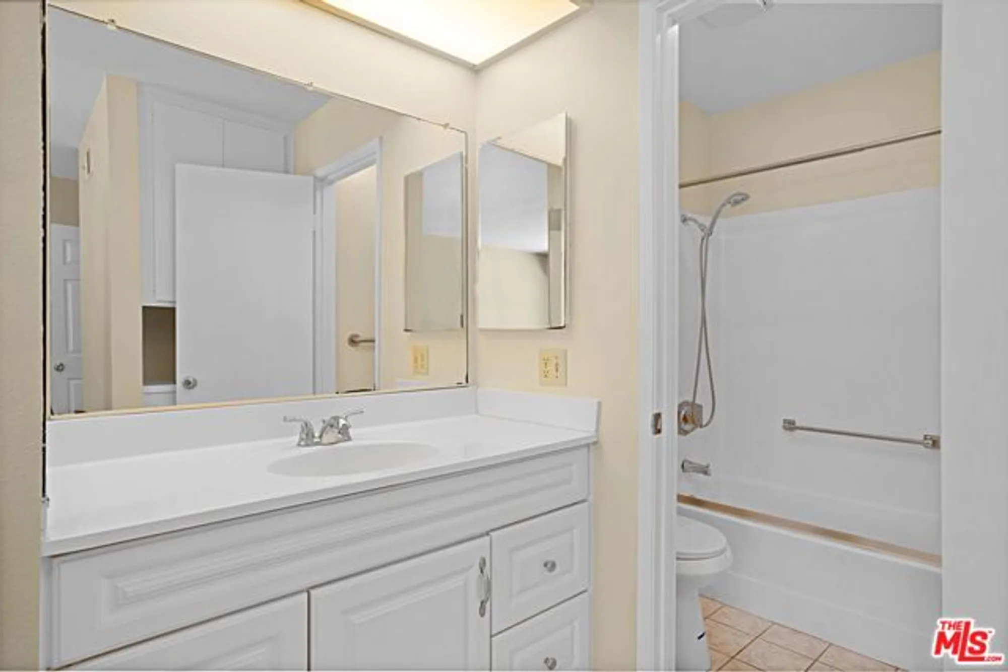 Property Slideshow image 15 of 27 | 25126 village 25, Camarillo, CA, 93012