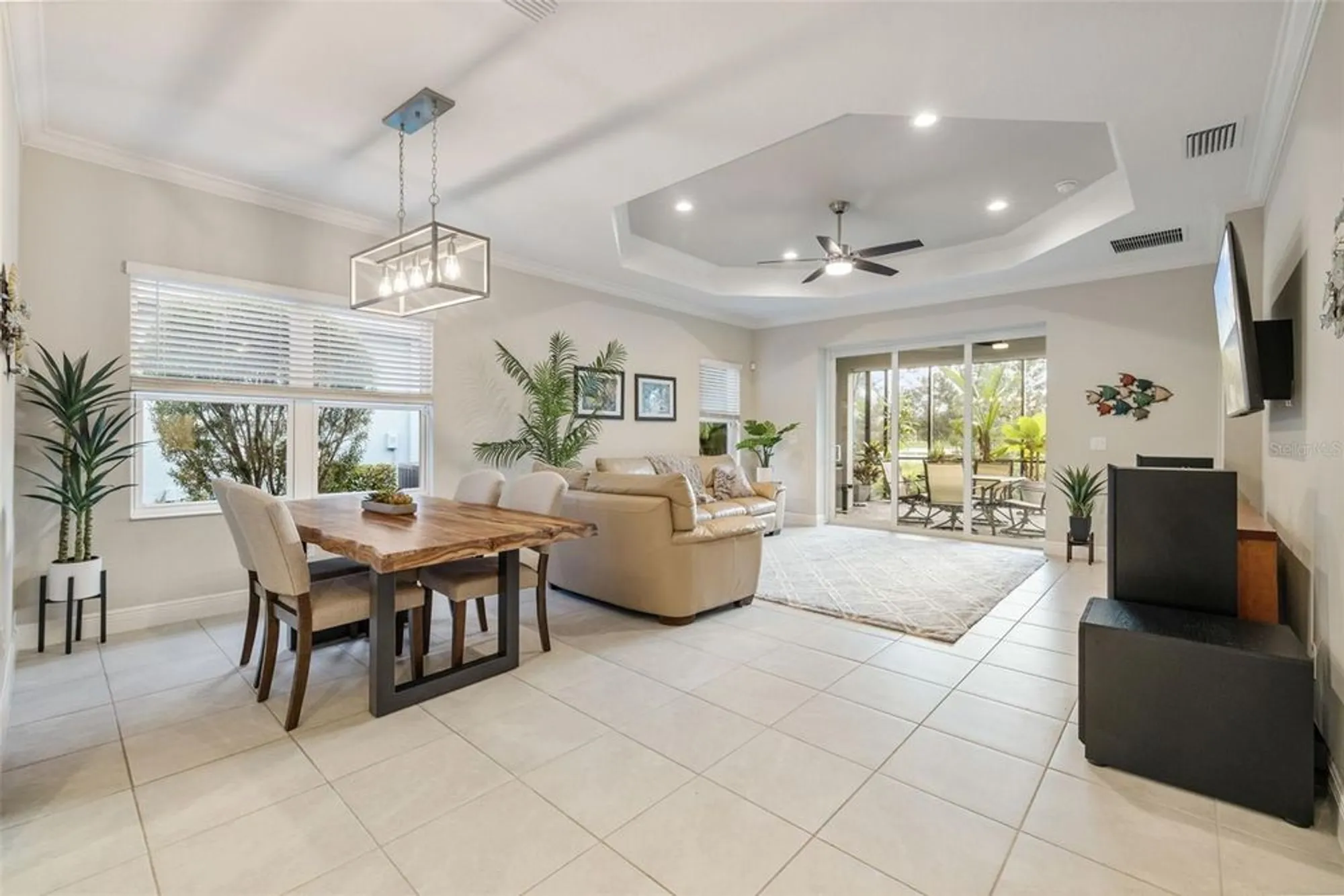 Property Slideshow image 10 of 54 | 3102 sky blue cv, Bradenton, FL, 34211