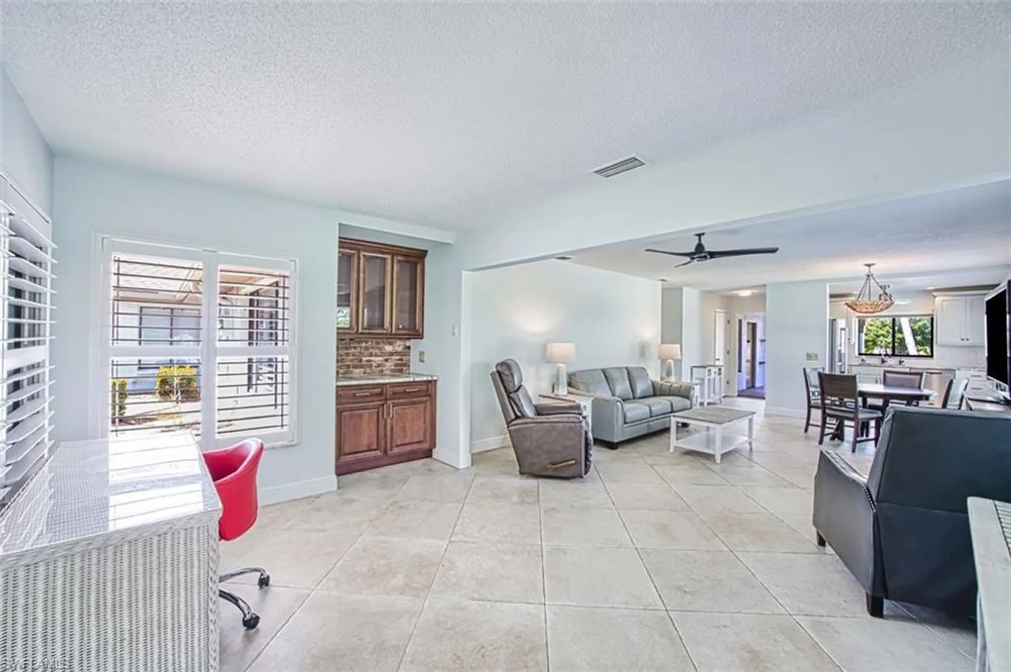 Property Slideshow image 6 of 50 | 1846 pine glade cir, Fort Myers, FL, 33907