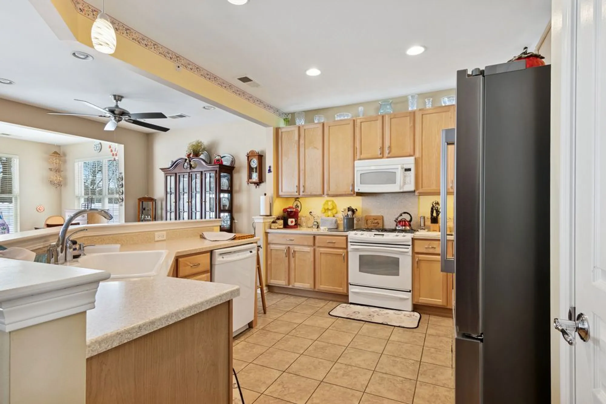 Property Slideshow image 2 of 21 | 12490 russet ln, Huntley, IL, 60142