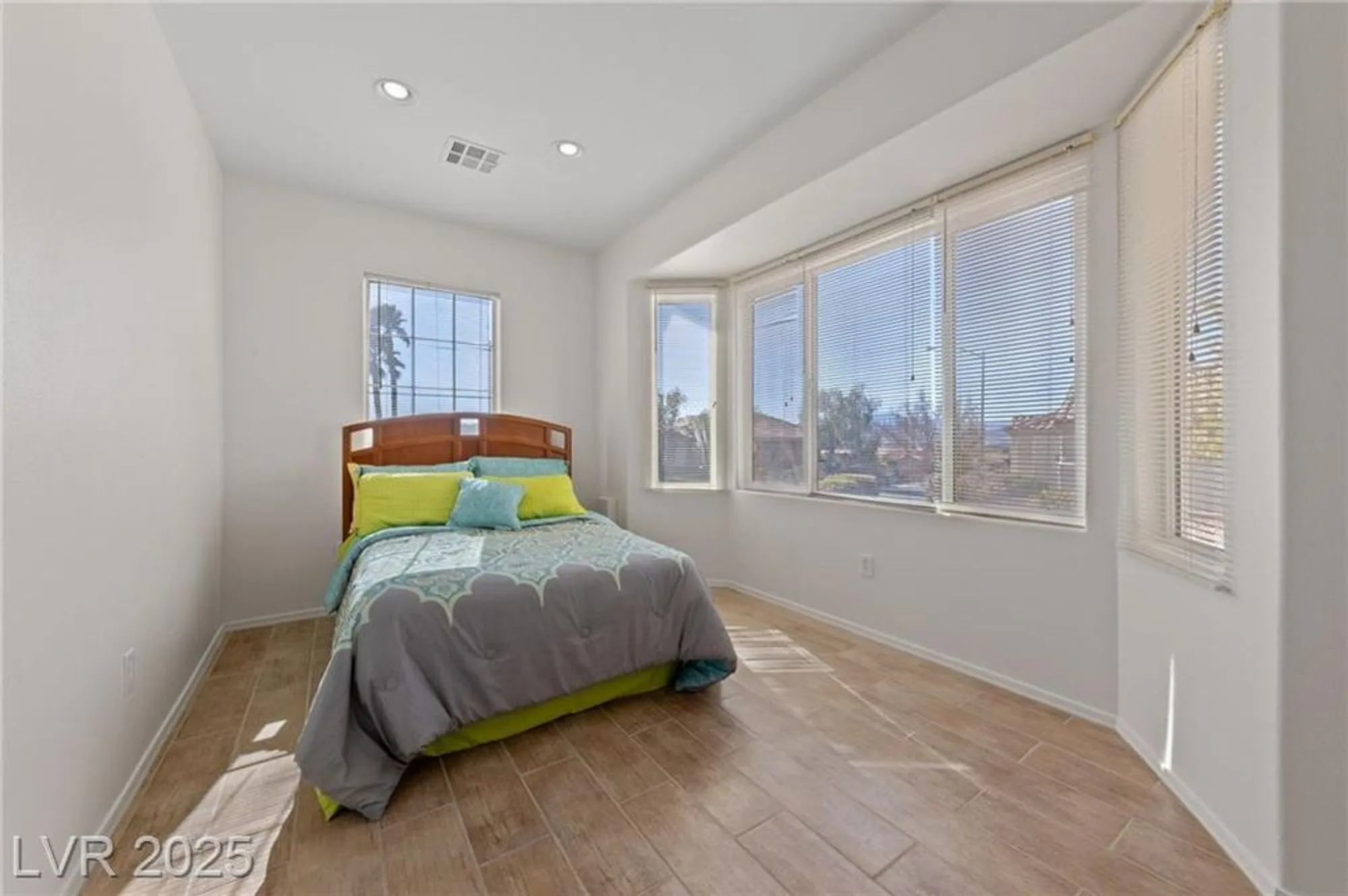 Property Slideshow image 14 of 35 | 2920 foxtail creek ave, Henderson, NV, 89052