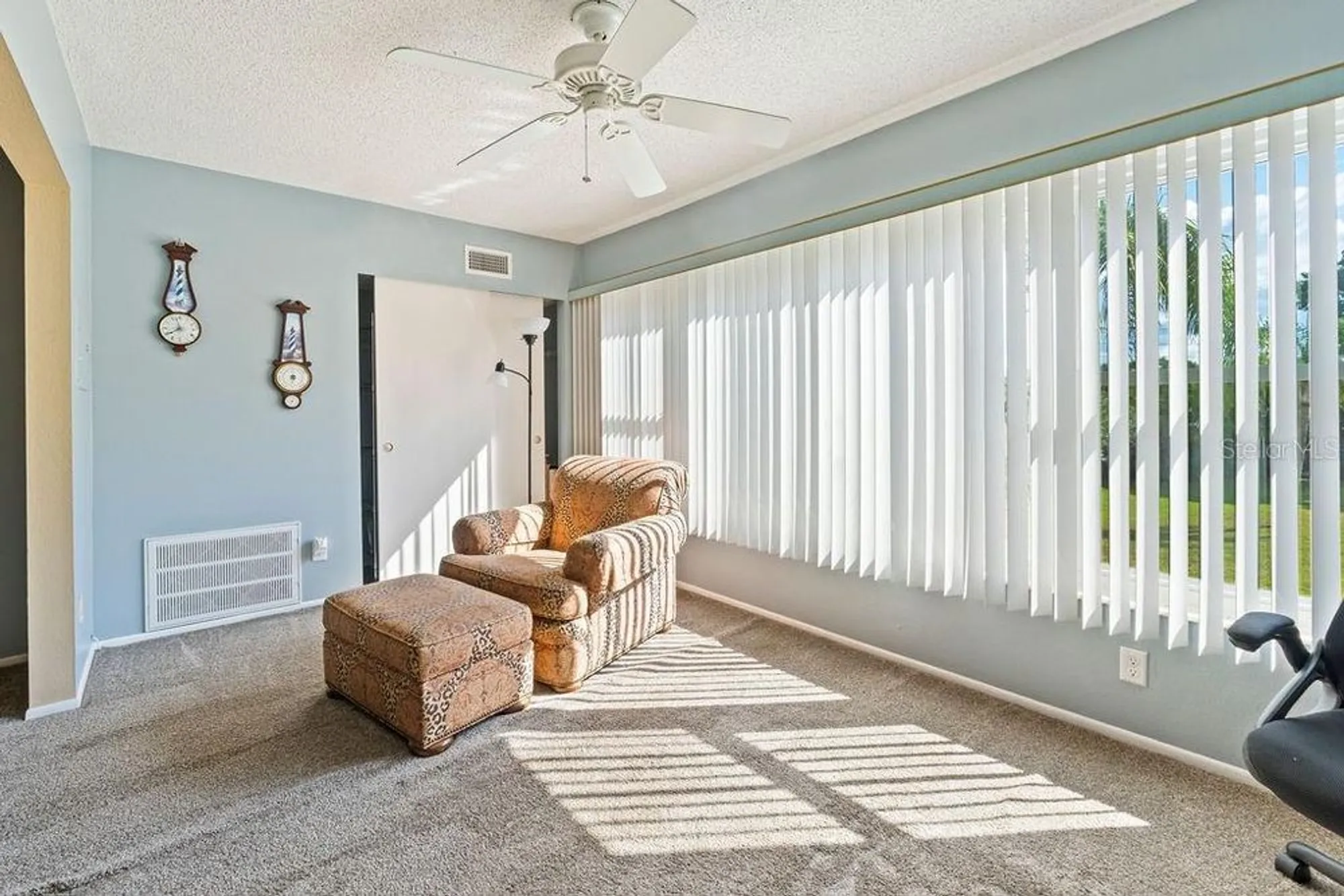 Property Slideshow image 10 of 16 | 2285 israeli dr apt 29, Clearwater, FL, 33763