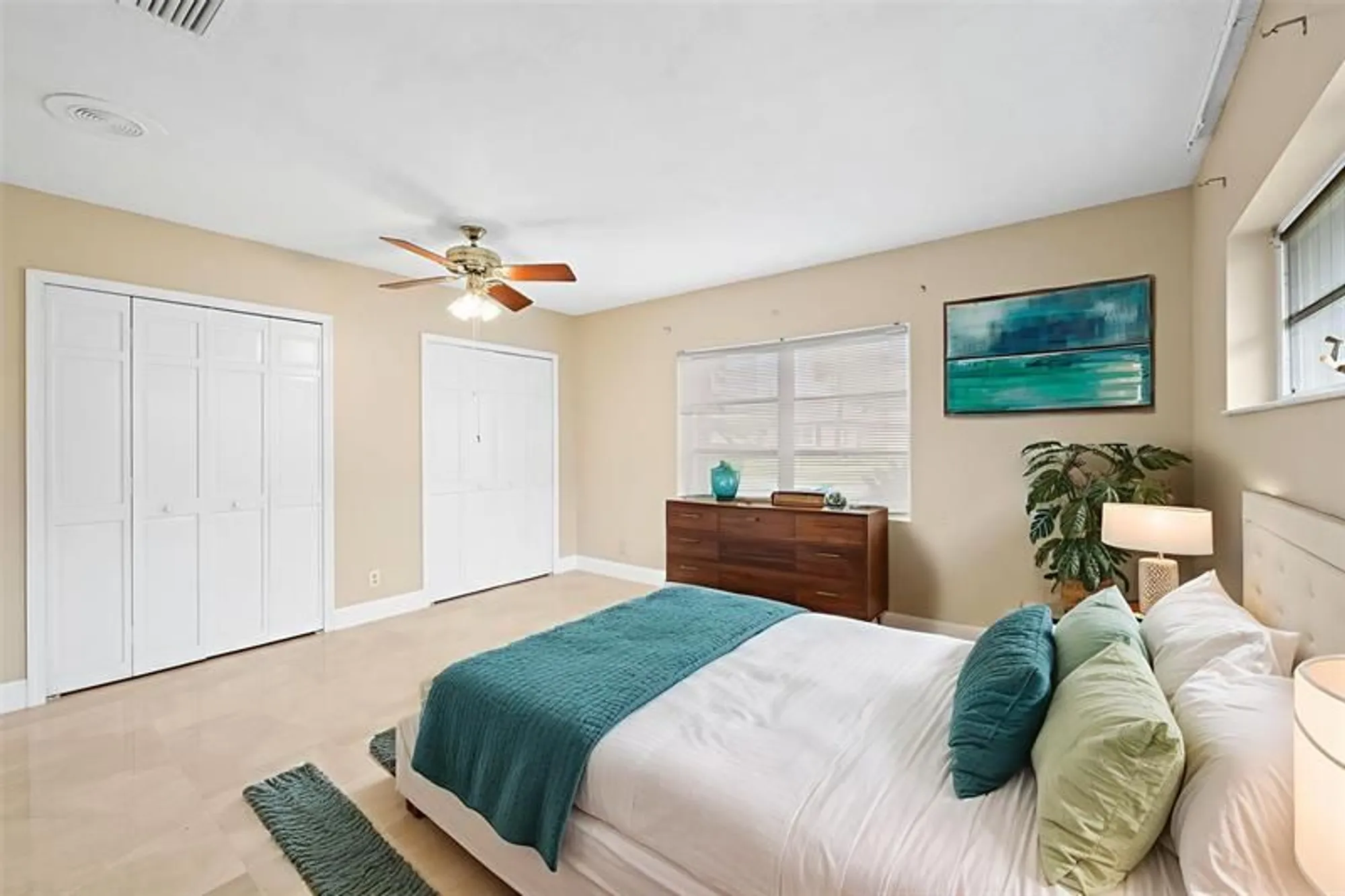 Property Slideshow image 16 of 43 | 10911 greentrail dr, Boynton Beach, FL, 33436
