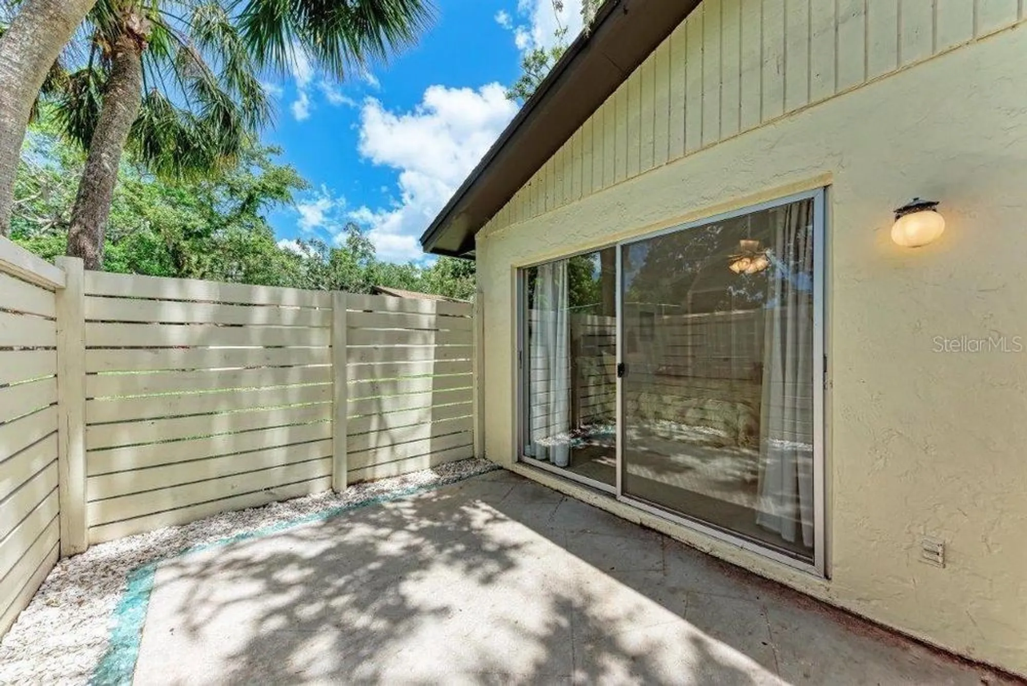 Property Slideshow image 23 of 31 | 2237 circlewood dr 18, Sarasota, FL, 34231
