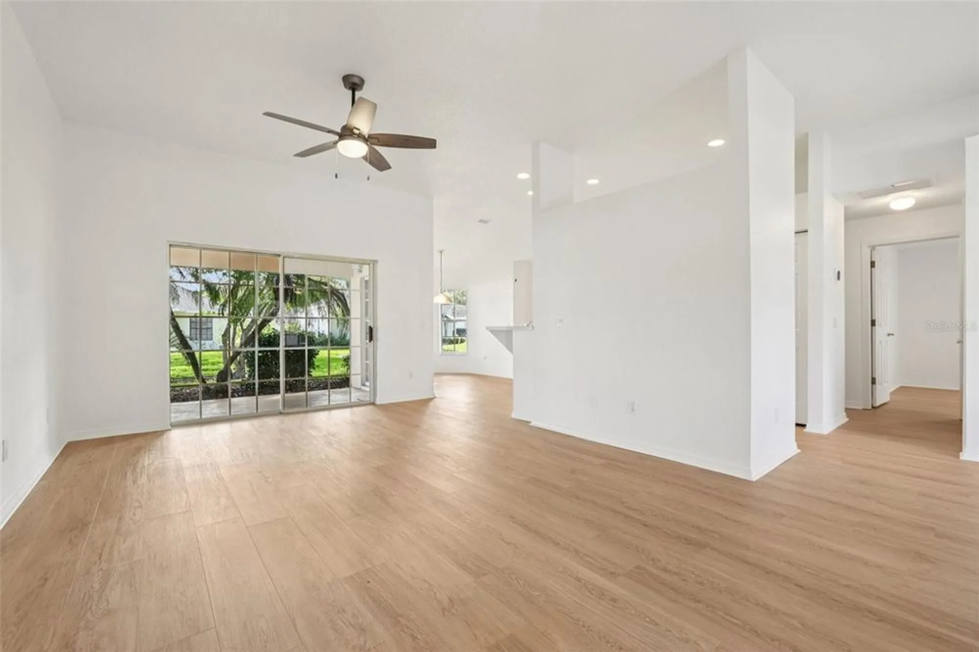 Property Slideshow image 7 of 41 | 512 juniper way, Tavares, FL, 32778