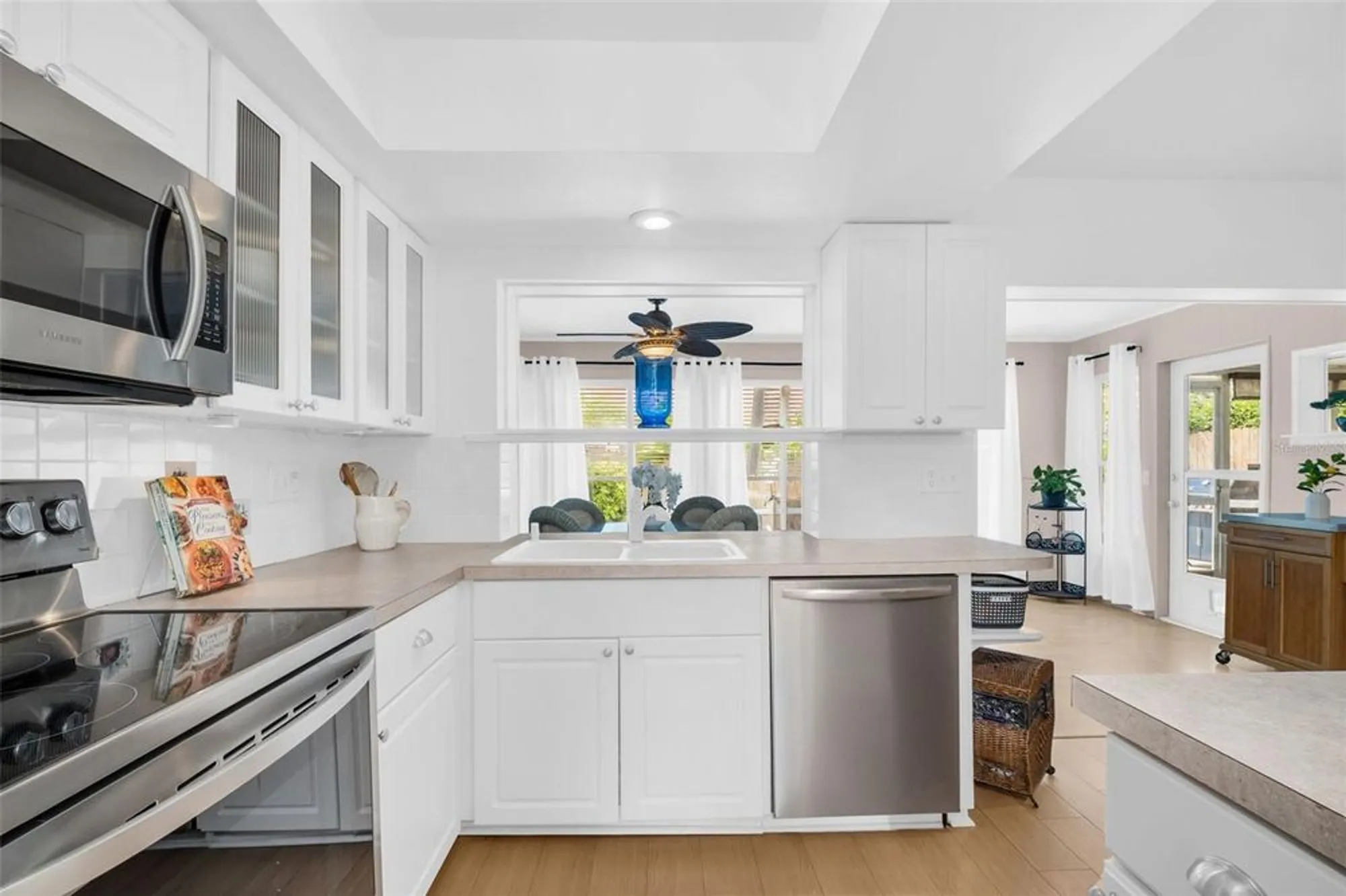 Property Slideshow image 25 of 55 | 2936 macalpin dr, Palm Harbor, FL, 34684