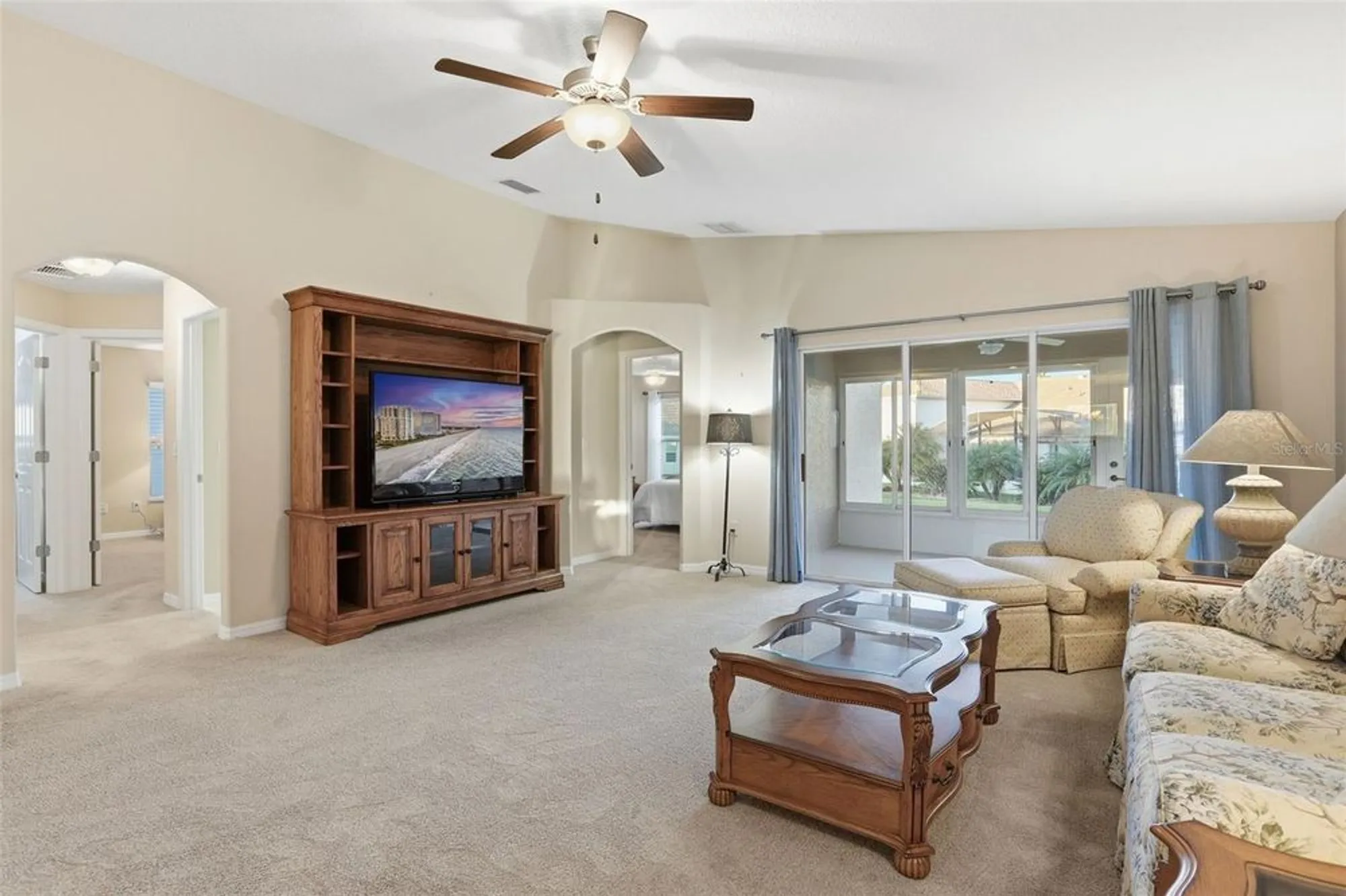 Property Slideshow image 10 of 64 | 27046 roanoke dr, Leesburg, FL, 34748