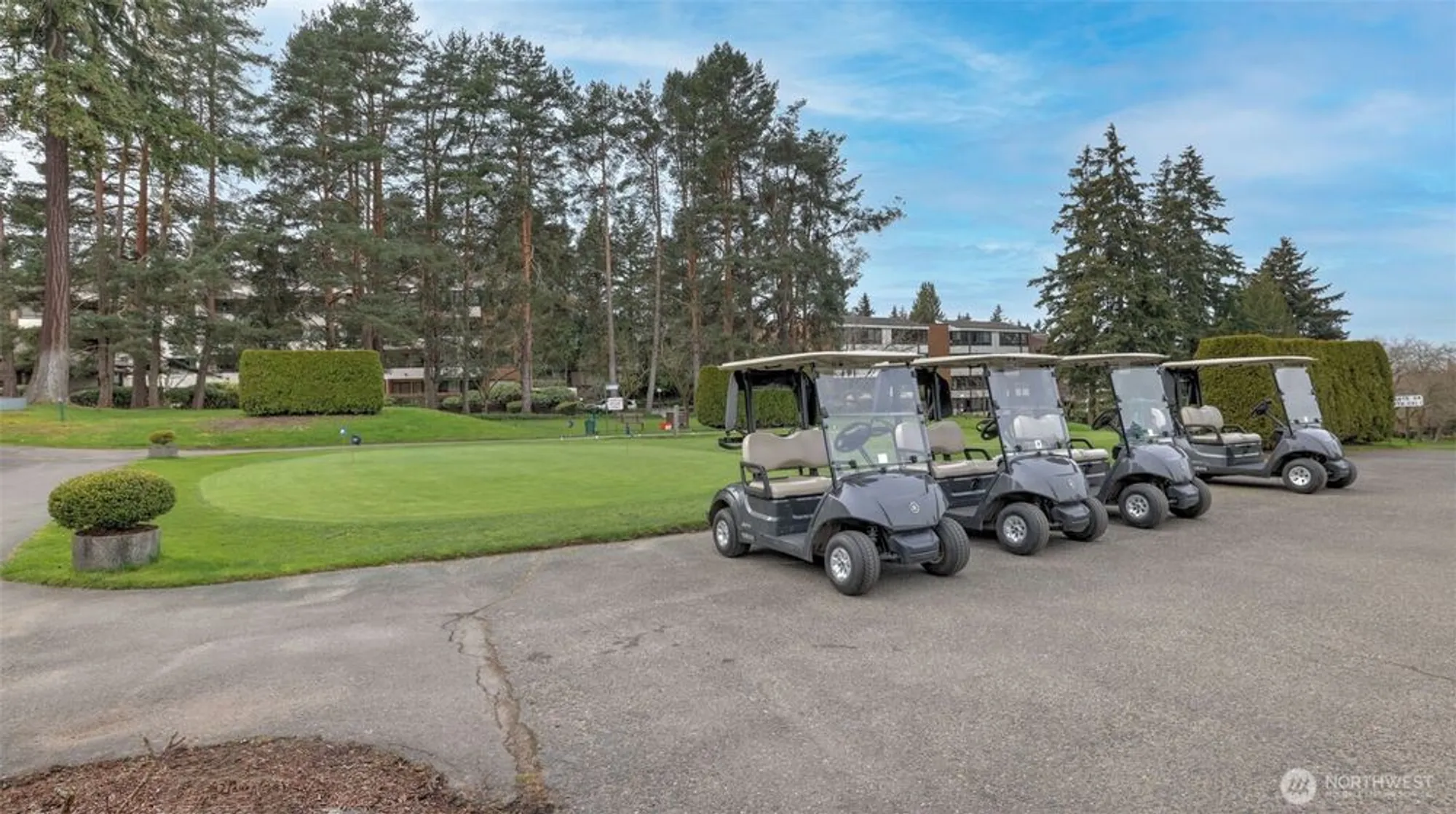 Property Slideshow image 18 of 23 | 10821 glen acres dr s c, Seattle, WA, 98168