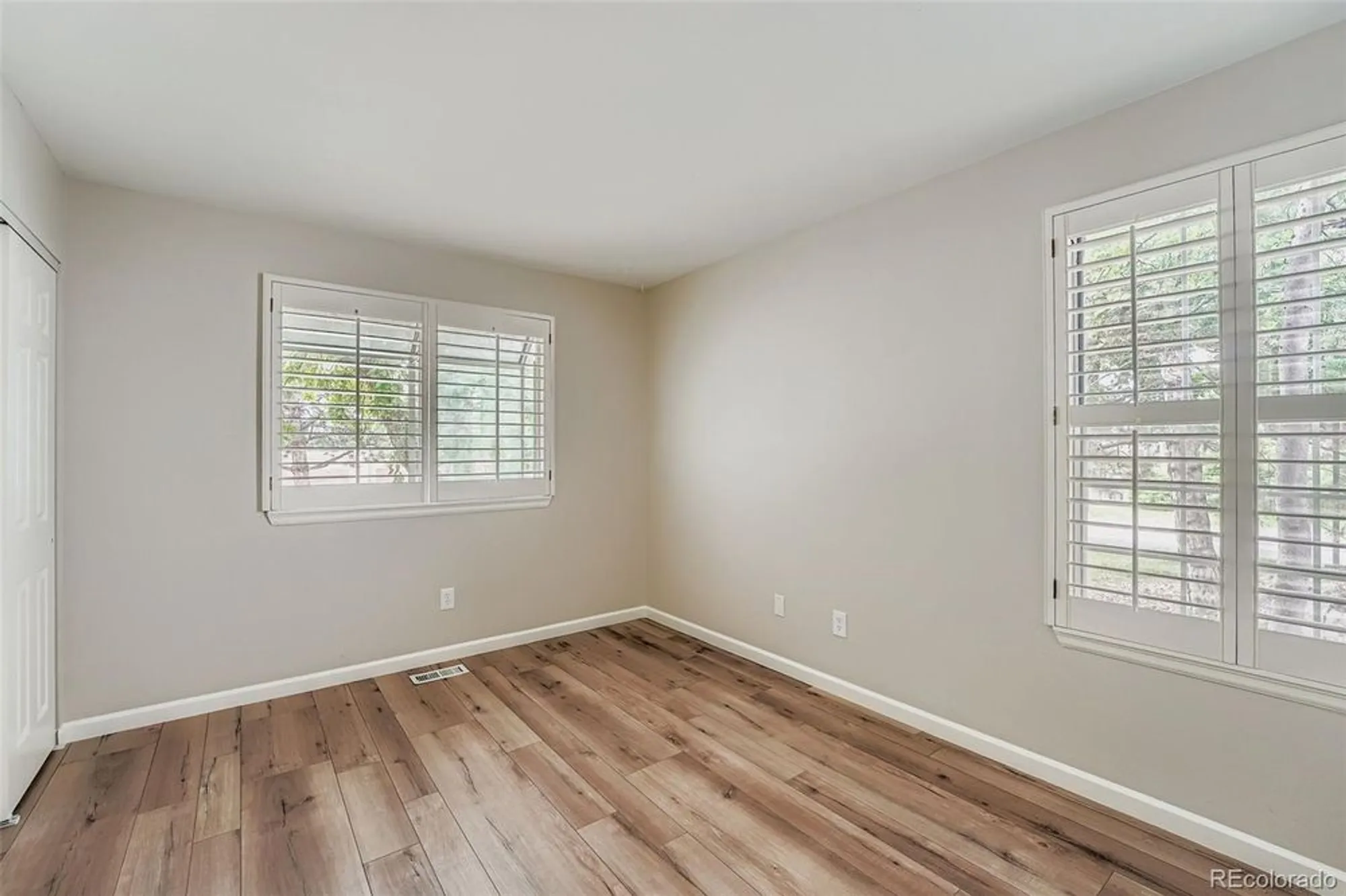 Property Slideshow image 14 of 22 | 2800 s heather gardens way b, Aurora, CO, 80014