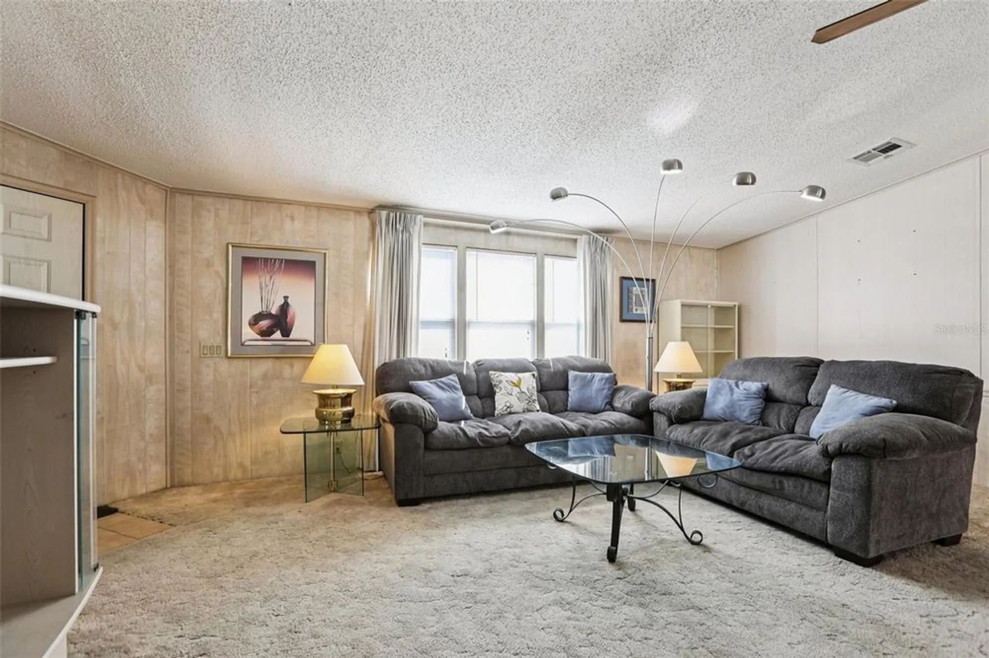 Property Slideshow image 16 of 42 | 4933 colonnades cir, Lakeland, FL, 33811
