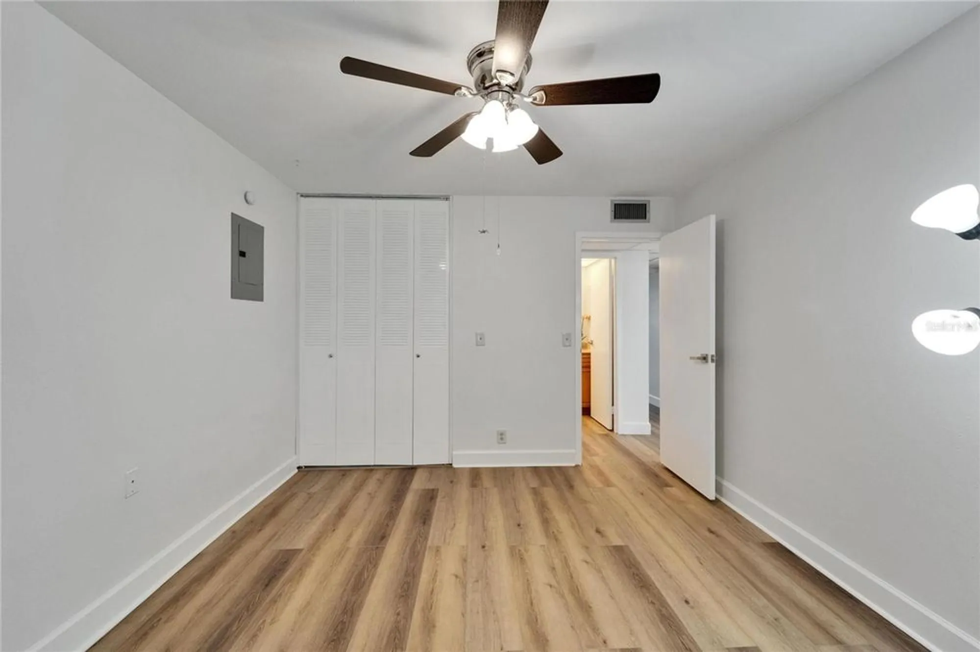 Property Slideshow image 16 of 32 | 302 andover pl s # g156, Sun City Center, FL, 33573