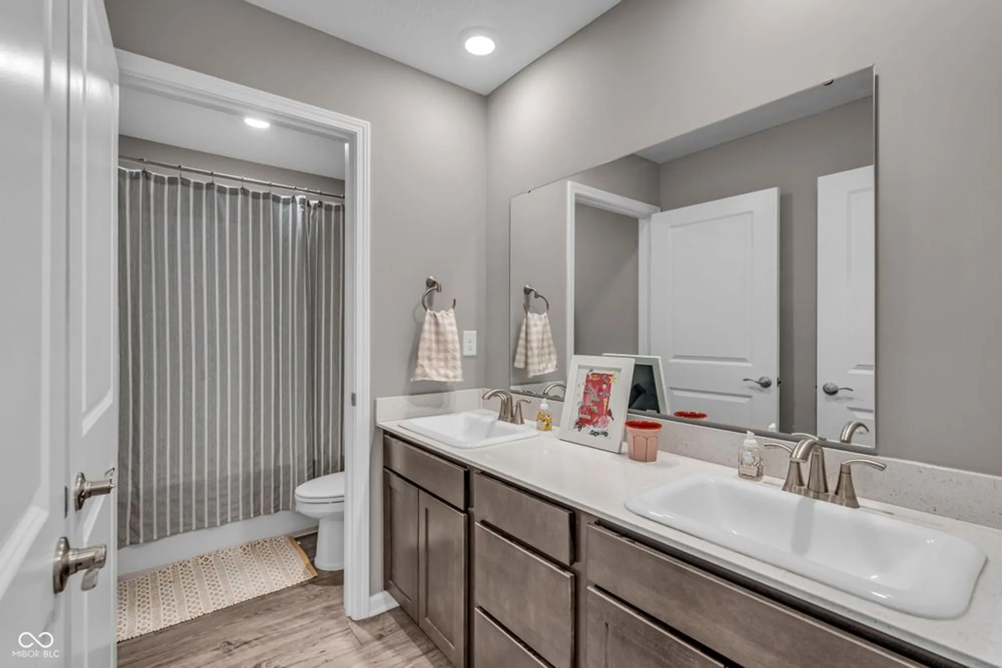 Property Slideshow image 33 of 57 | 9138 hemingway dr, Indianapolis, IN, 46239