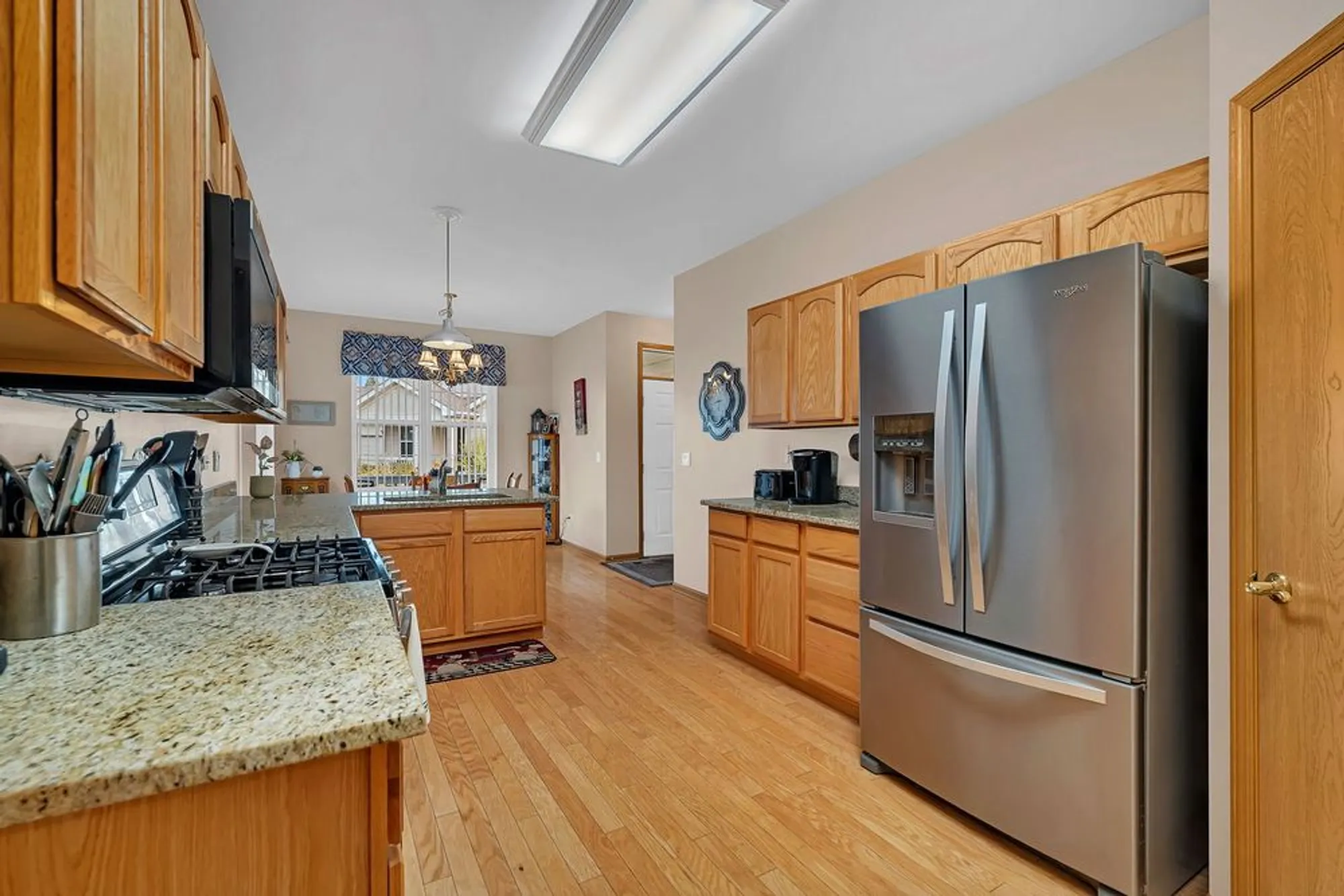 Property Slideshow image 11 of 26 | 21476 mays lake ct, Crest Hill, IL, 60403