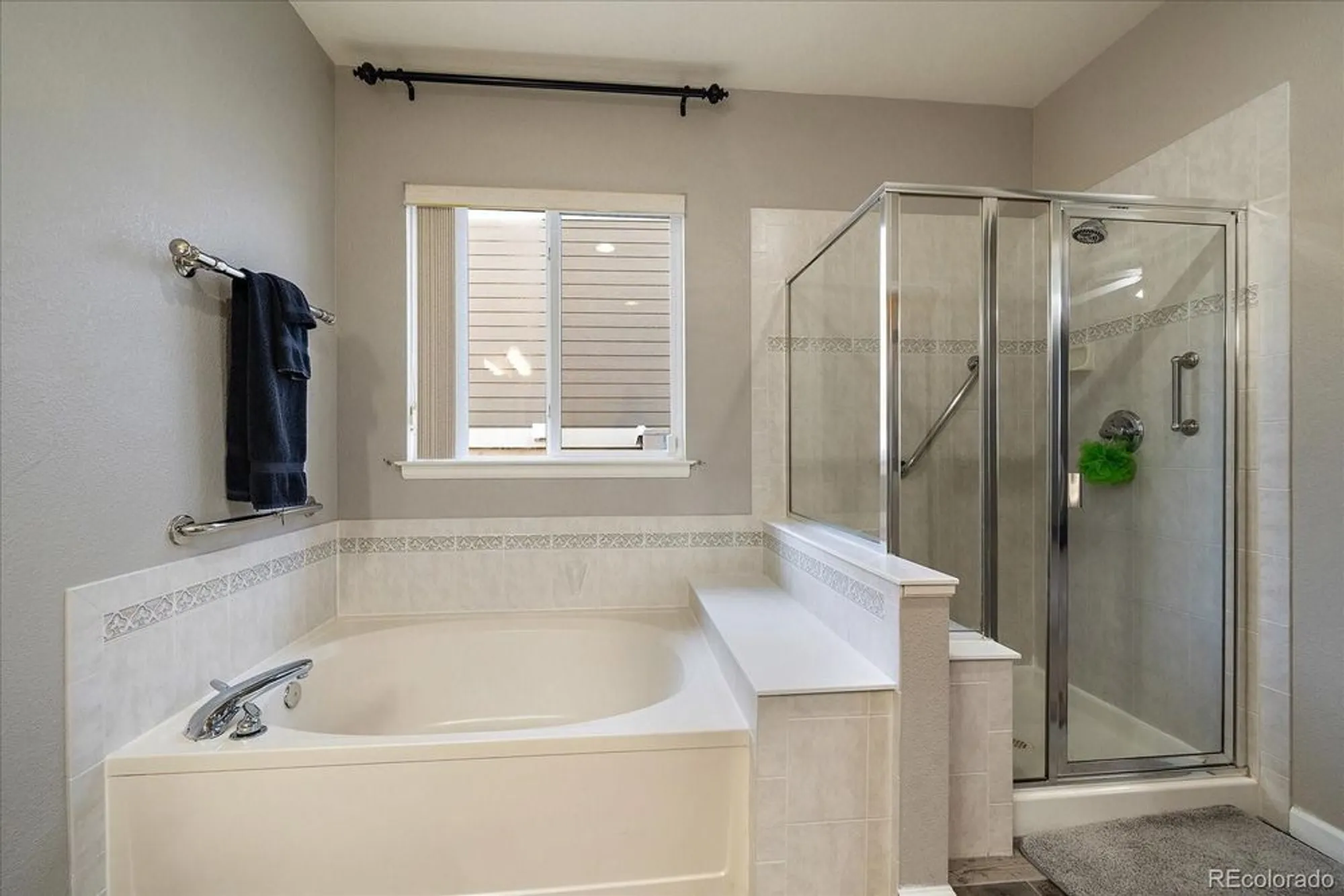 Property Slideshow image 17 of 30 | 7912 s algonquian way, Aurora, CO, 80016