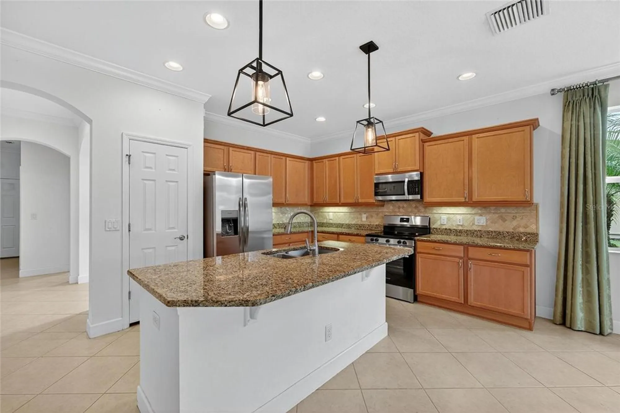 Property Slideshow image 22 of 64 | 2226 nottingham greens dr, Sun City Center, FL, 33573