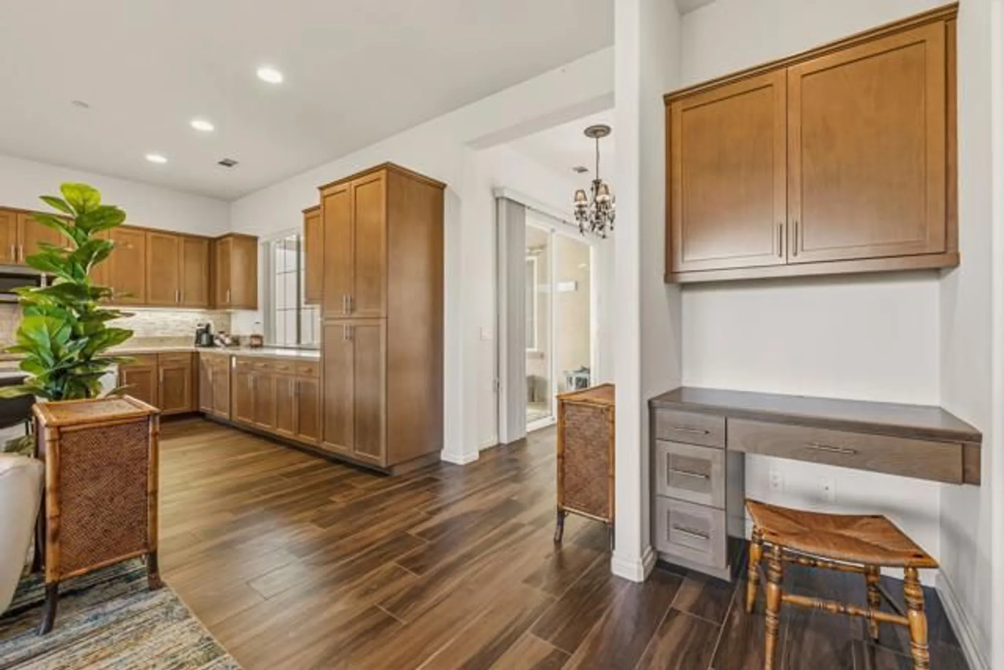 Property Slideshow image 21 of 55 | 3923 via amalfi, Palm Desert, CA, 92260