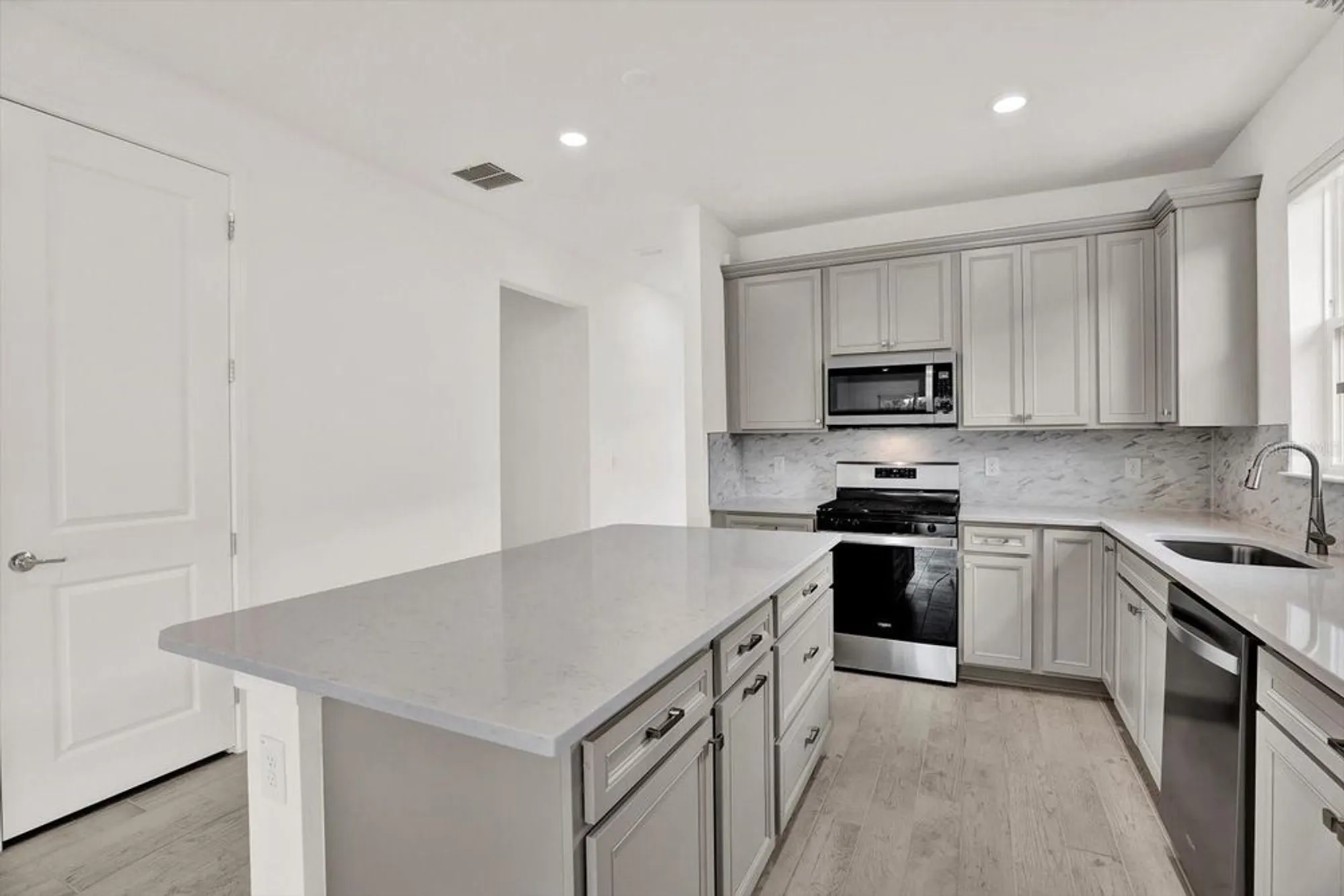 Property Slideshow image 10 of 42 | 6019 shorebird br, Land O Lakes, FL, 34638