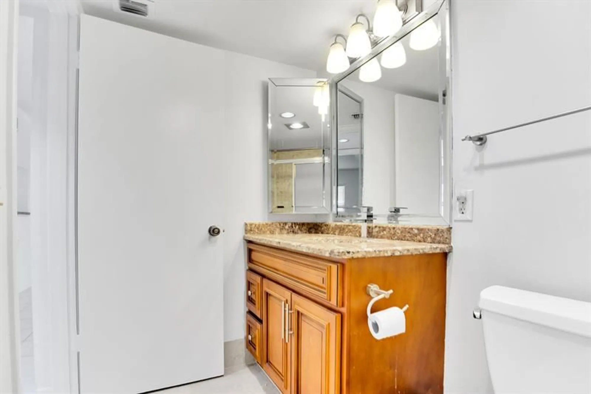 Property Slideshow image 10 of 40 | 3303 aruba way m1, Coconut Creek, FL, 33066