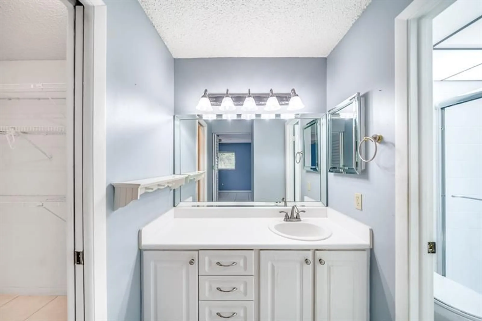 Property Slideshow image 21 of 30 | 9933 n belfort cir 201, Tamarac, FL, 33321