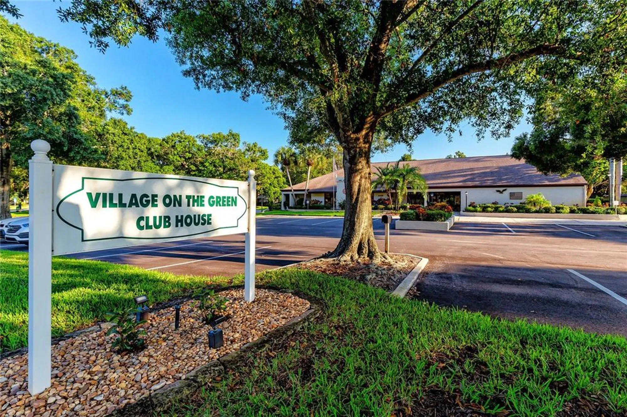 Property Slideshow image 32 of 47 | 2561 royal pines cir # 14h, Clearwater, FL, 33763