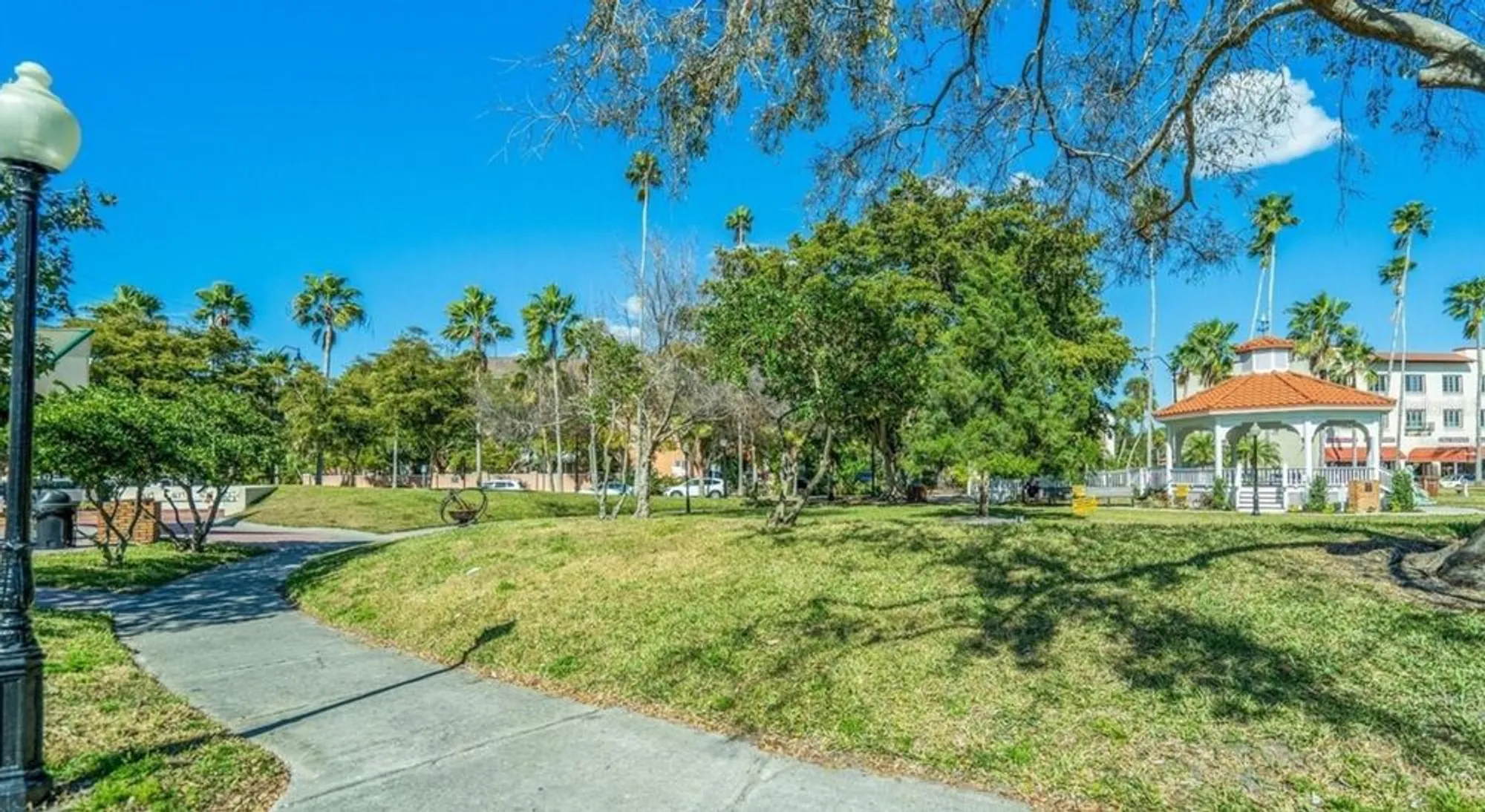 Property Slideshow image 74 of 76 | 425 cerromar ter 359, Venice, FL, 34293