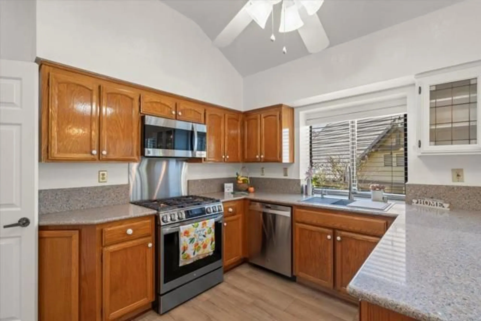 Property Slideshow image 14 of 19 | 7886 moorfoot ct, San Jose, CA, 95135