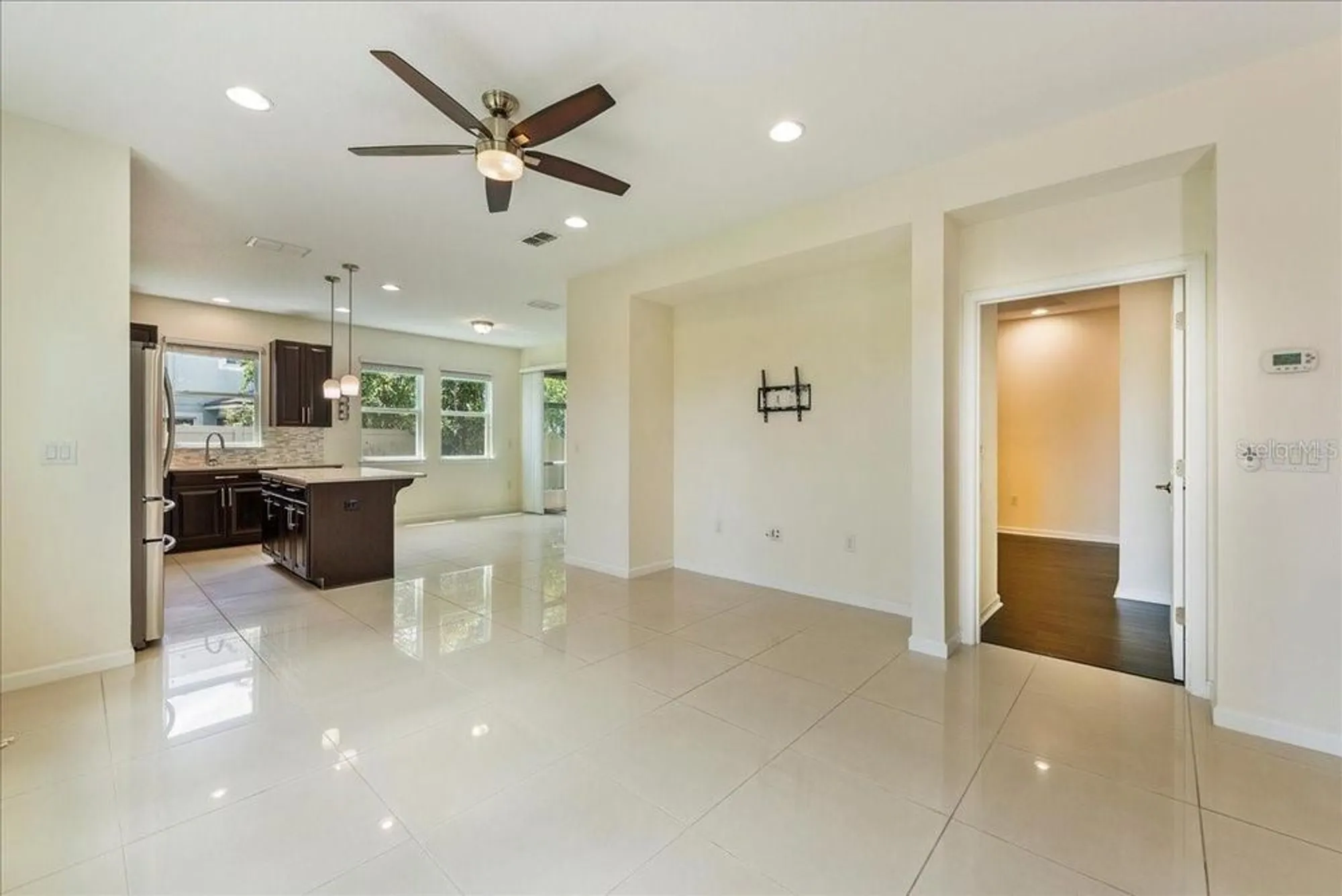 Property Slideshow image 9 of 50 | 11934 meadowgate pl, Lakewood Ranch, FL, 34211