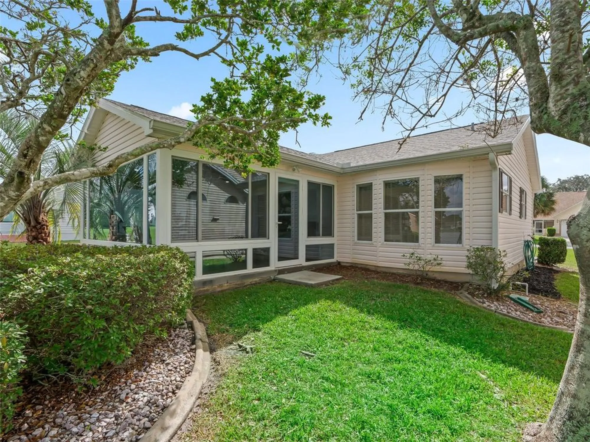 Property Slideshow image 42 of 51 | 1013 del rio dr, Lady Lake, FL, 32159