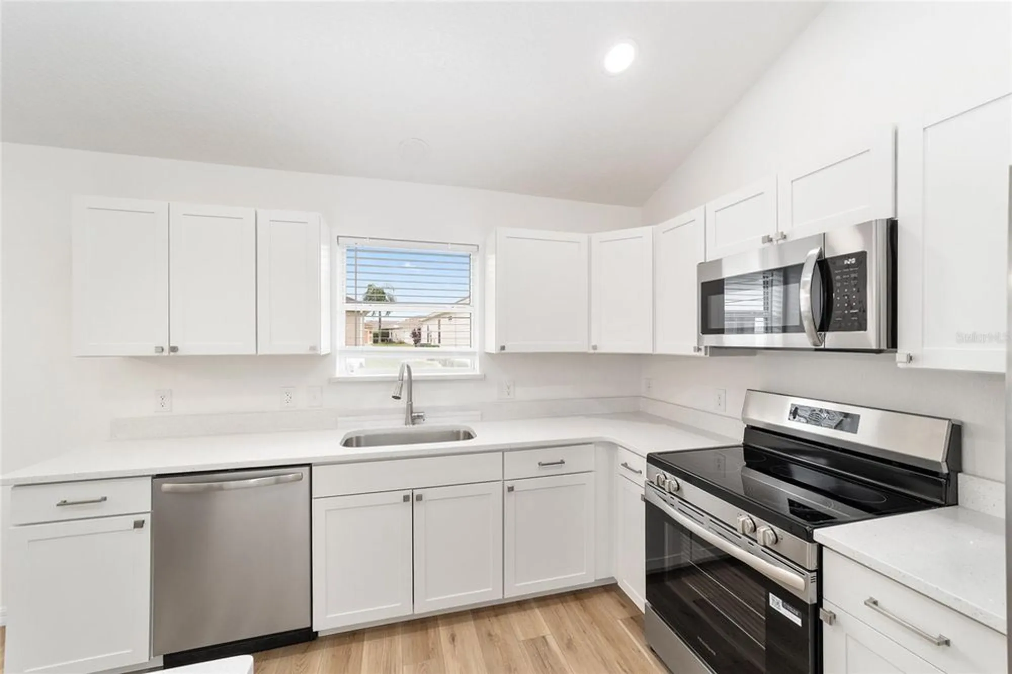 Property Slideshow image 15 of 38 | 1312 landeros ln, The Villages, FL, 32159