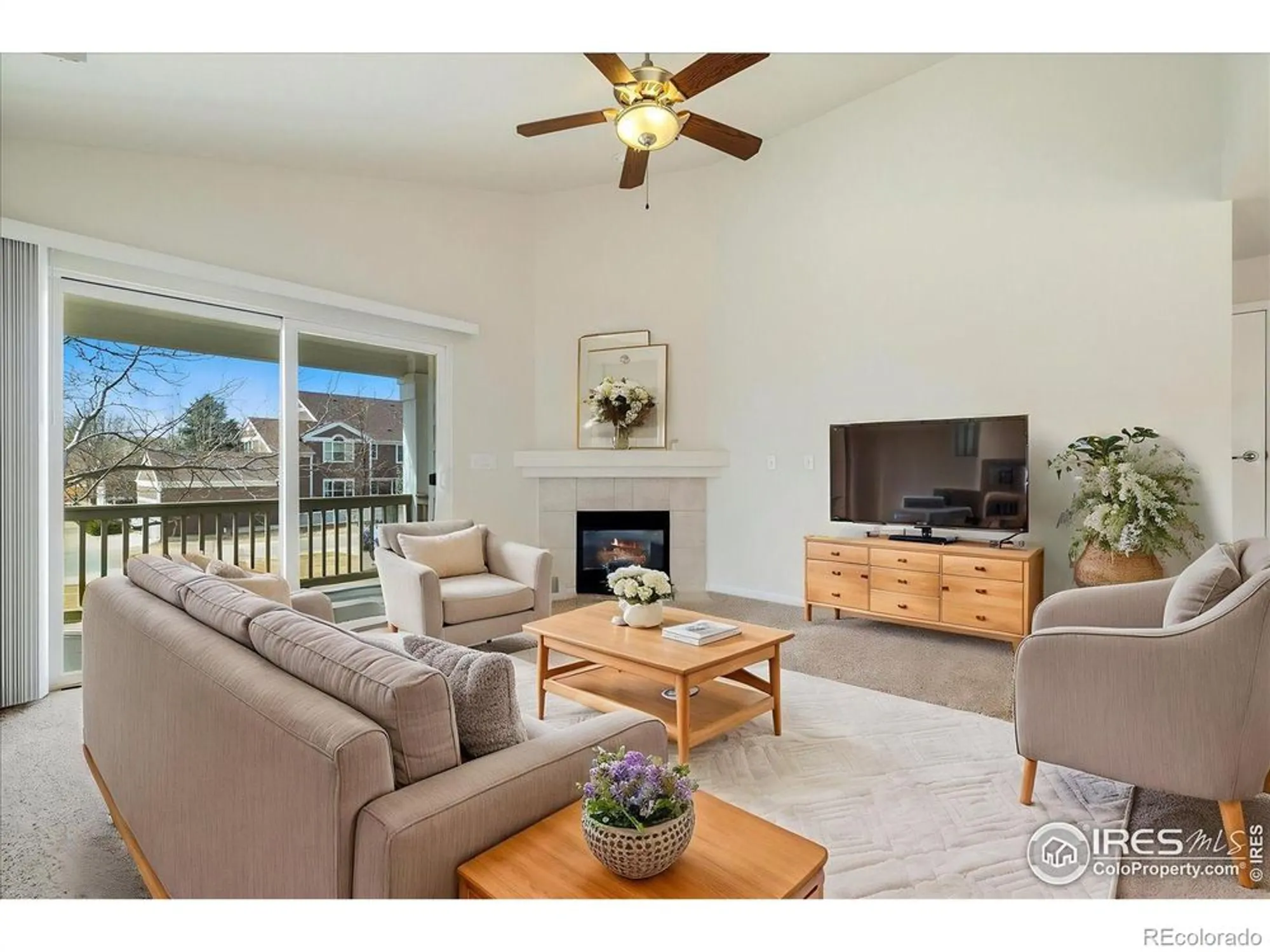 Property Slideshow image 12 of 33 | 4615 hahns peak dr unit 202, Loveland, CO, 80538