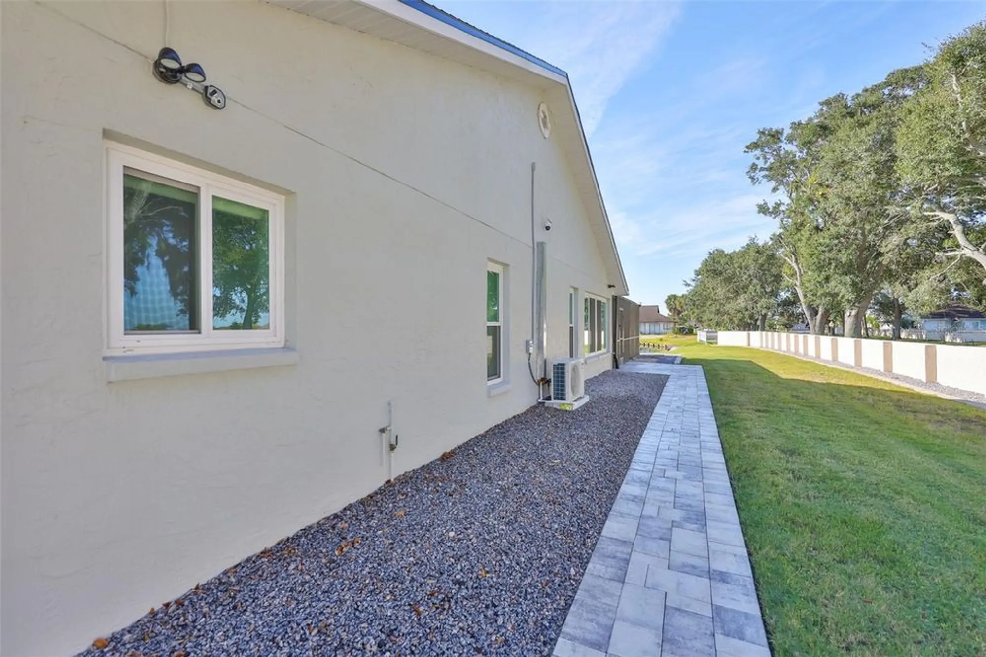 Property Slideshow image 59 of 63 | 2022 east view dr, Sun City Center, FL, 33573