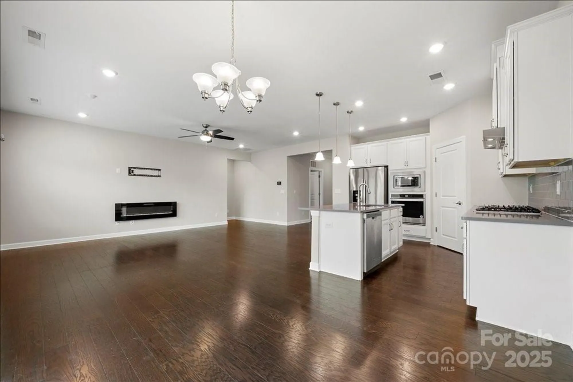 Property Slideshow image 12 of 31 | 9211 grisons ct, Charlotte, NC, 28278