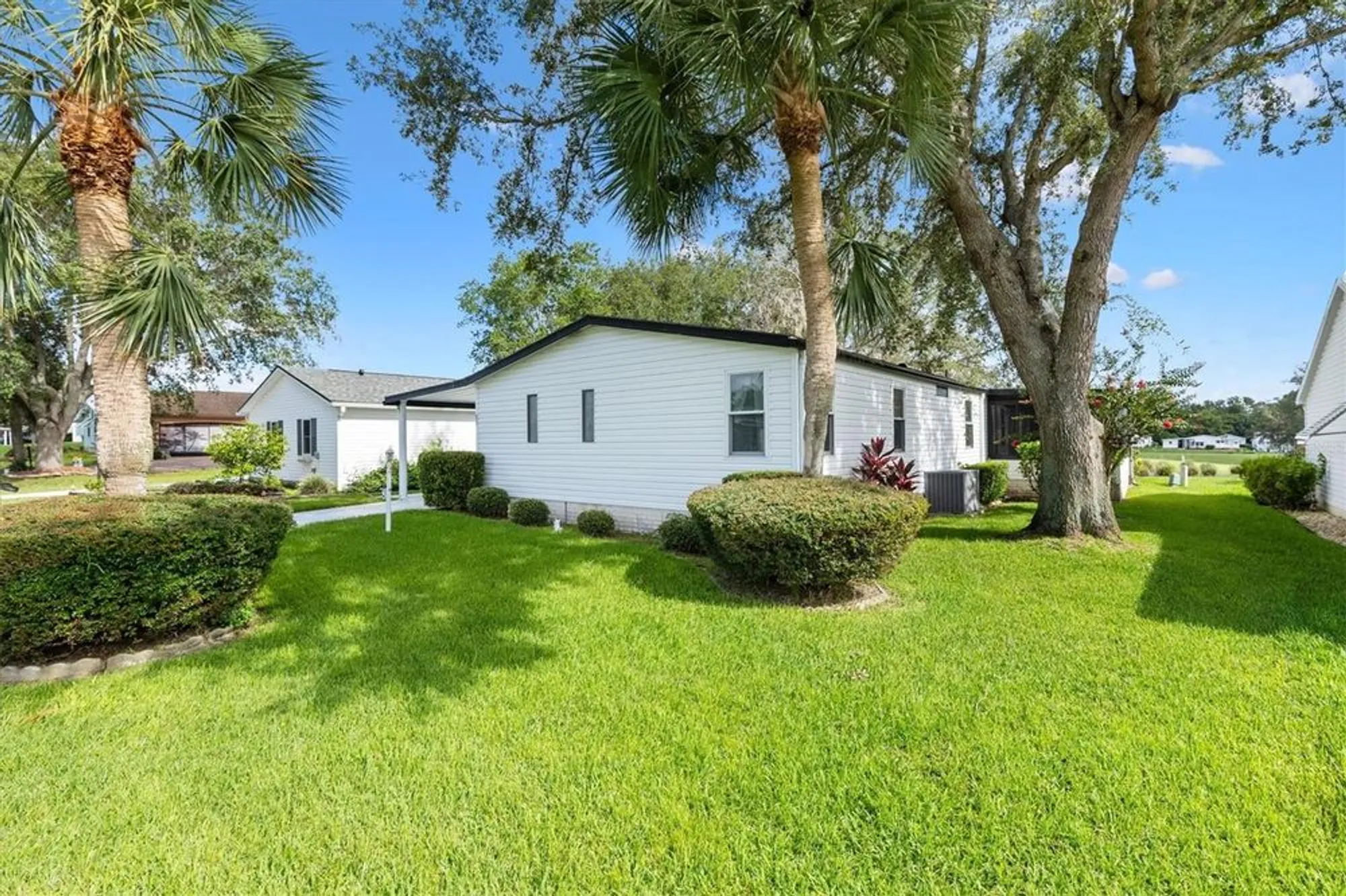 Property Slideshow image 2 of 38 | 523 bonita dr, The Villages, FL, 32159