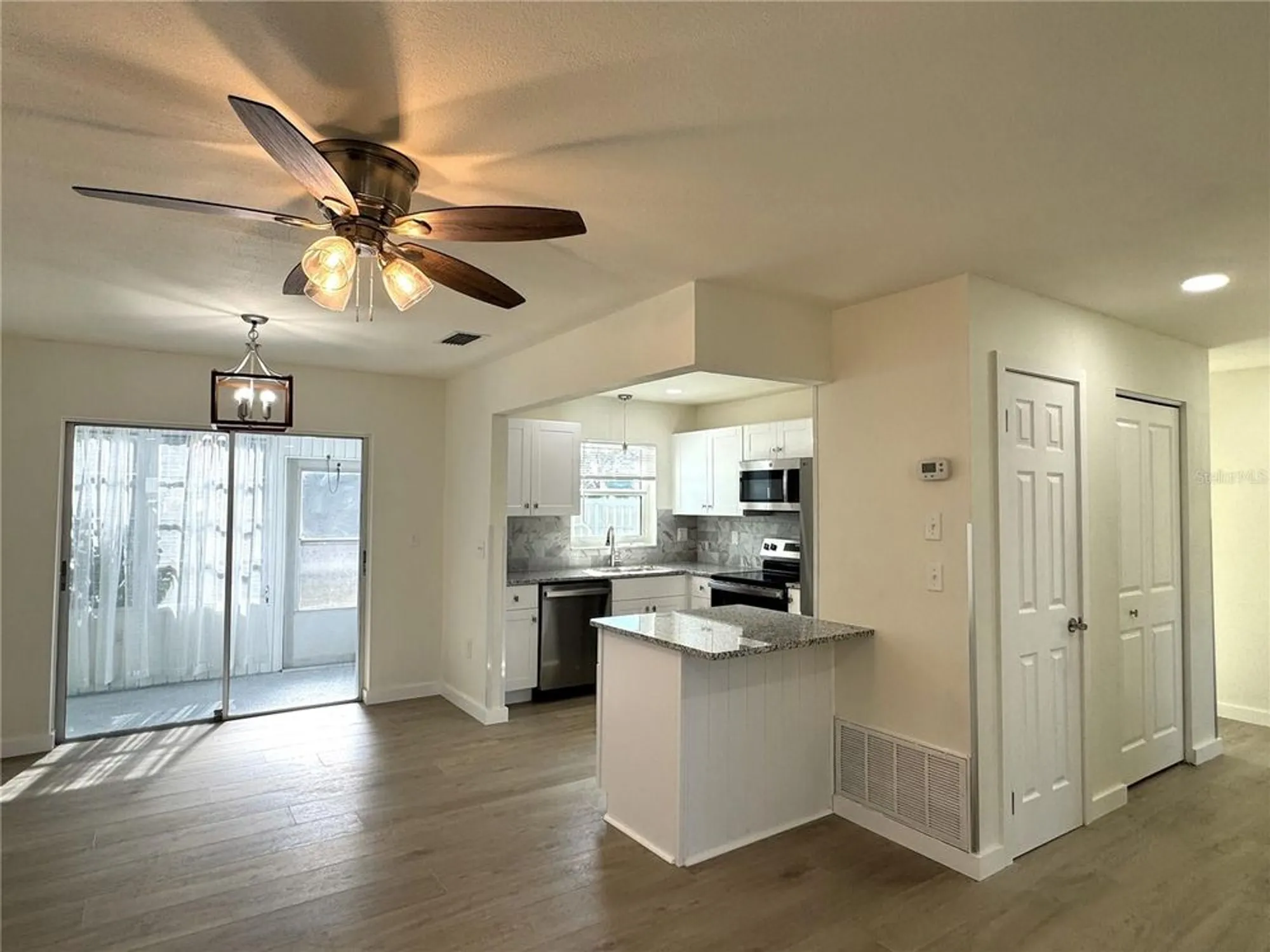 Property Slideshow image 5 of 51 | 3813 42nd st w # 37, Bradenton, FL, 34205