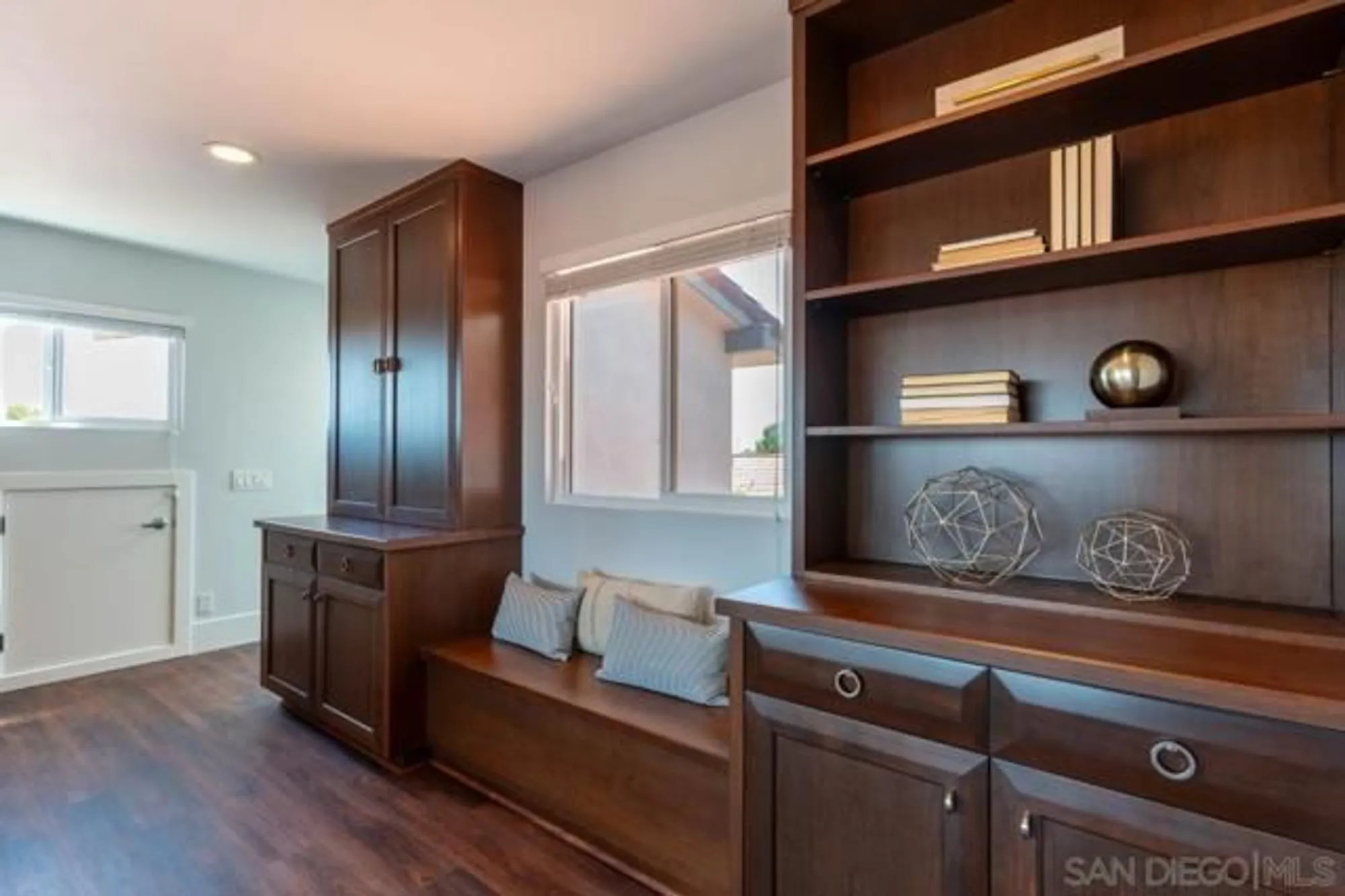 Property Slideshow image 33 of 70 | 907 ridge heights dr, Fallbrook, CA, 92028