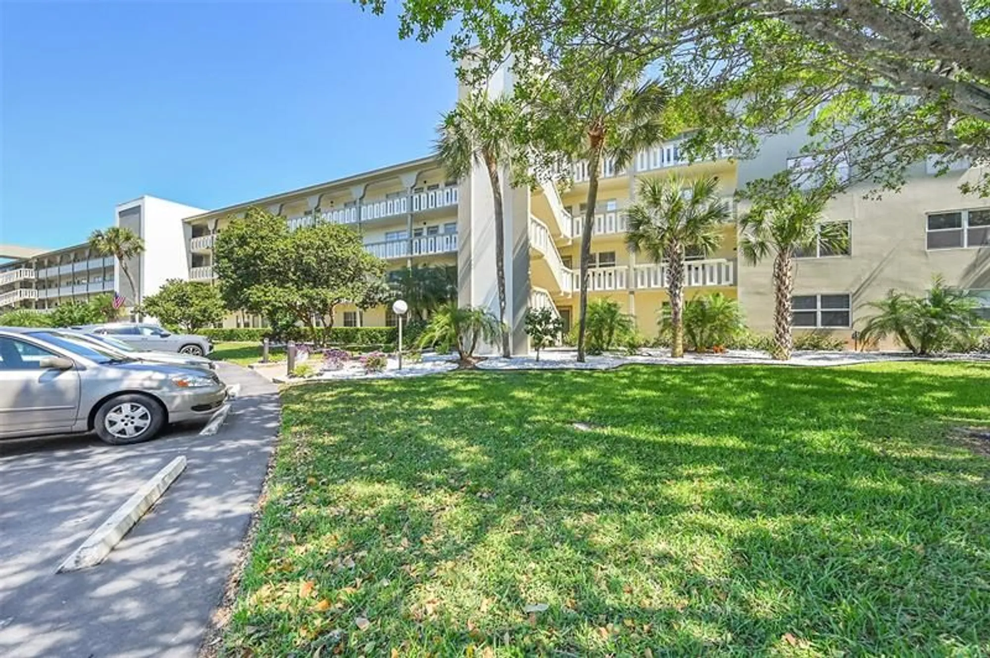 Property Slideshow image 29 of 29 | 2901 victoria cir k3, Coconut Creek, FL, 33066