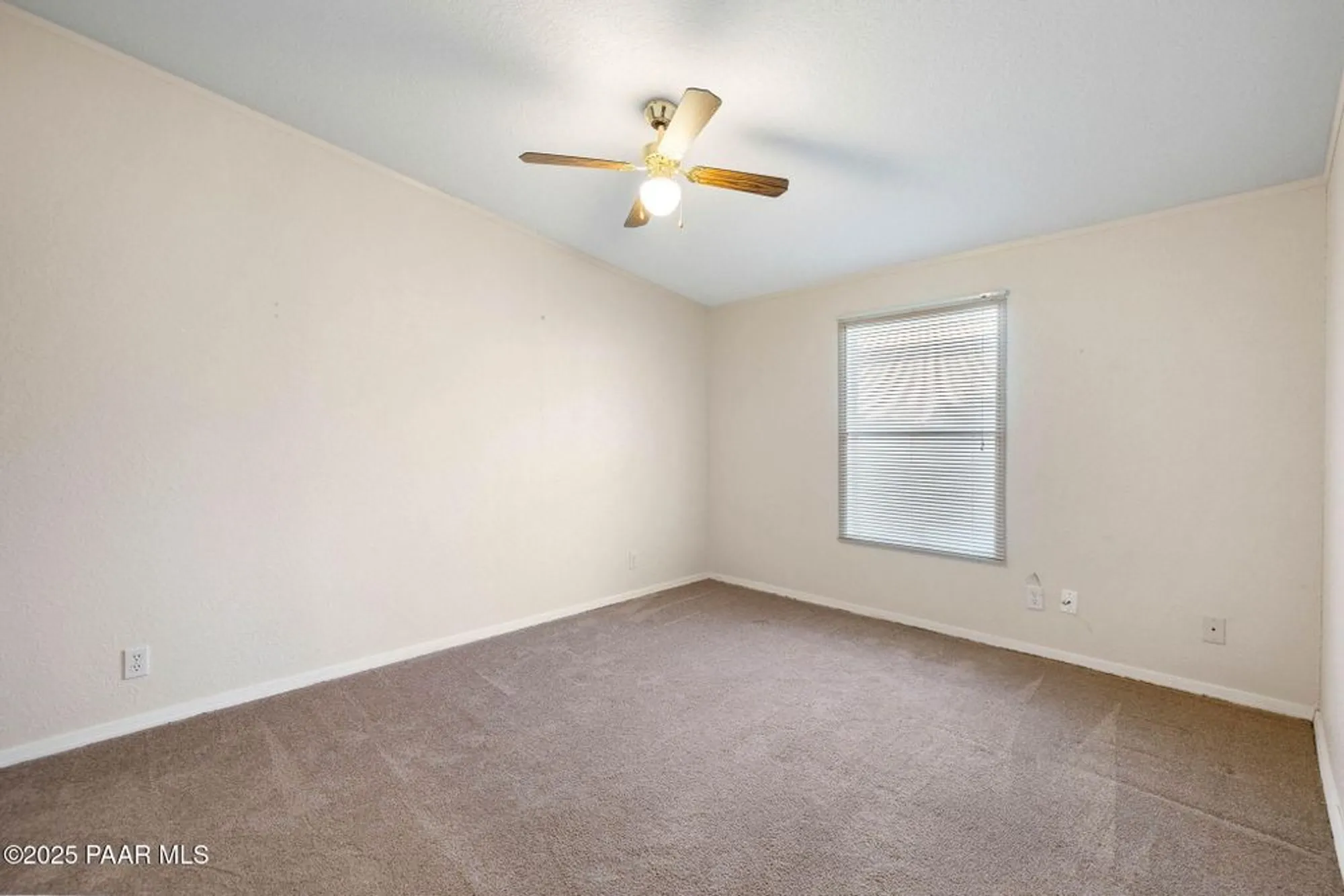 Property Slideshow image 12 of 21 | 652 mesquite tree dr, Prescott Valley, AZ, 86327