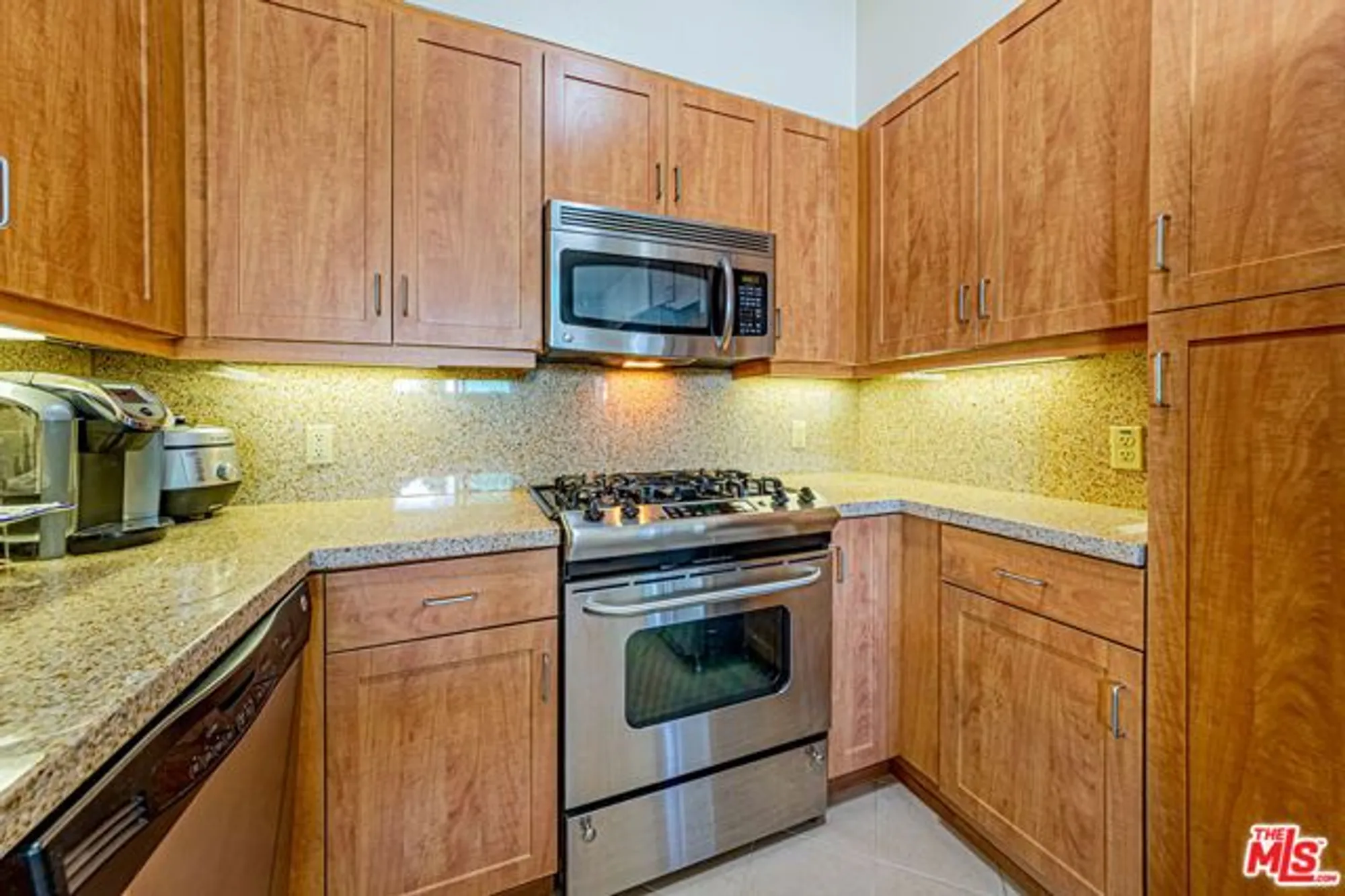 Property Slideshow image 5 of 33 | 267 s san pedro st unit 608, Los Angeles, CA, 90012