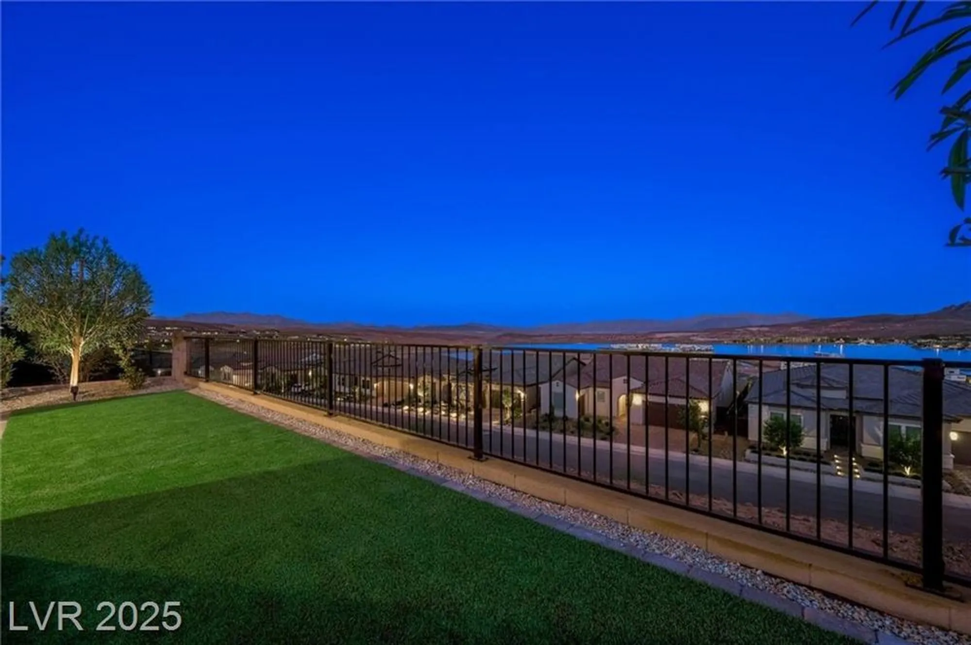 Property Slideshow image 6 of 35 | 48 stone bluff ln, Henderson, NV, 89011