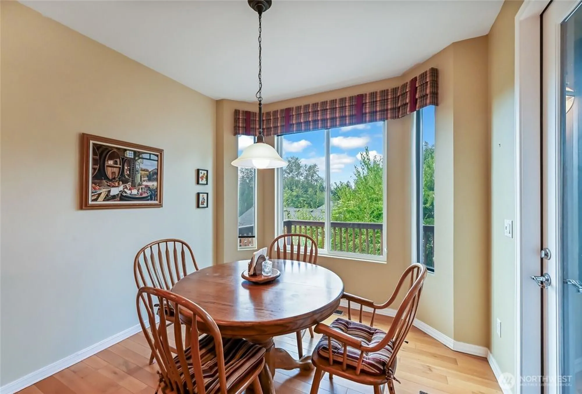 Property Slideshow image 14 of 32 | 13841 231st ln, Redmond, WA, 98053