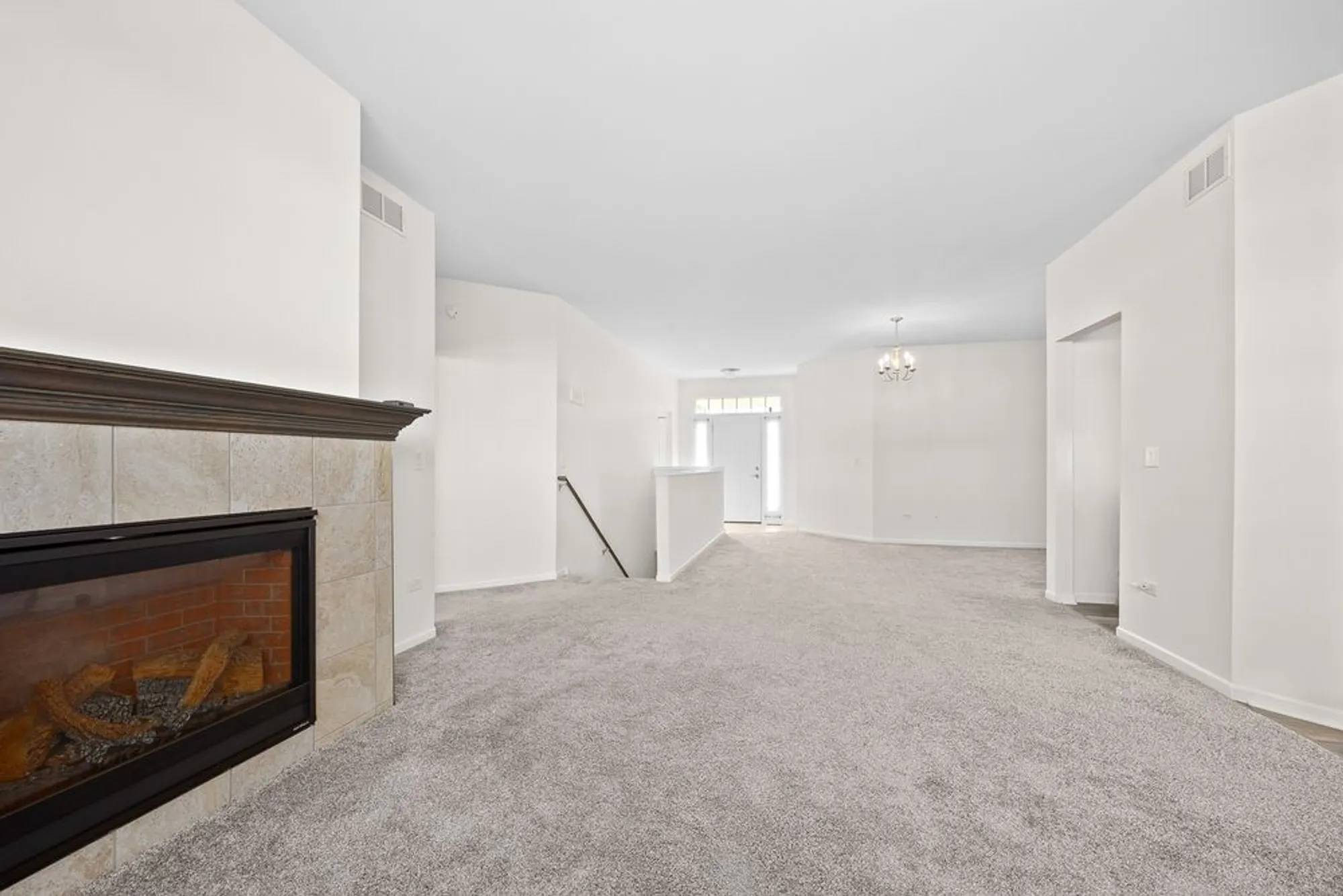 Property Slideshow image 4 of 28 | 17340 lucerne ct, Lockport, IL, 60441