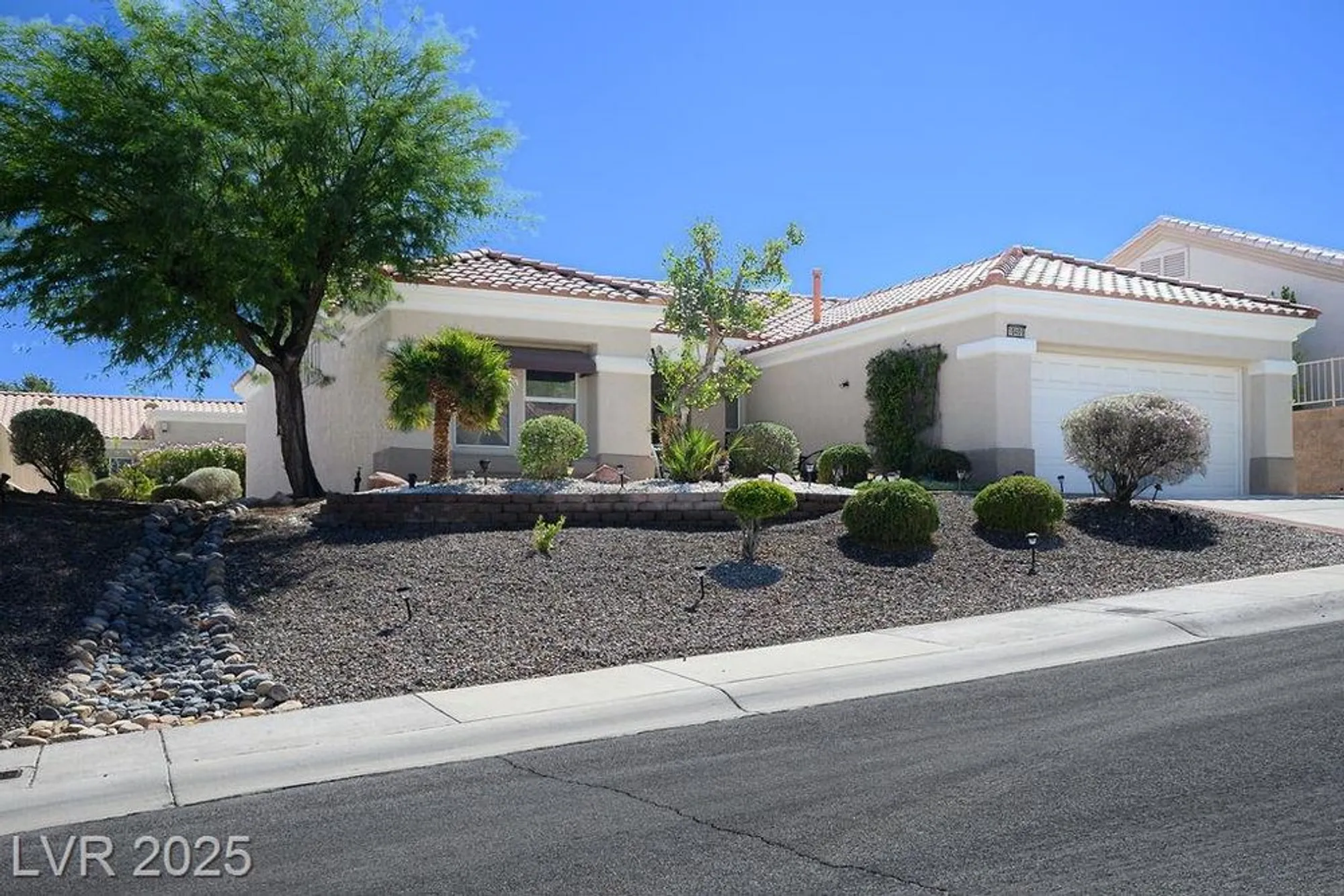 Property Slideshow image 27 of 74 | 10409 longwood dr, Las Vegas, NV, 89134
