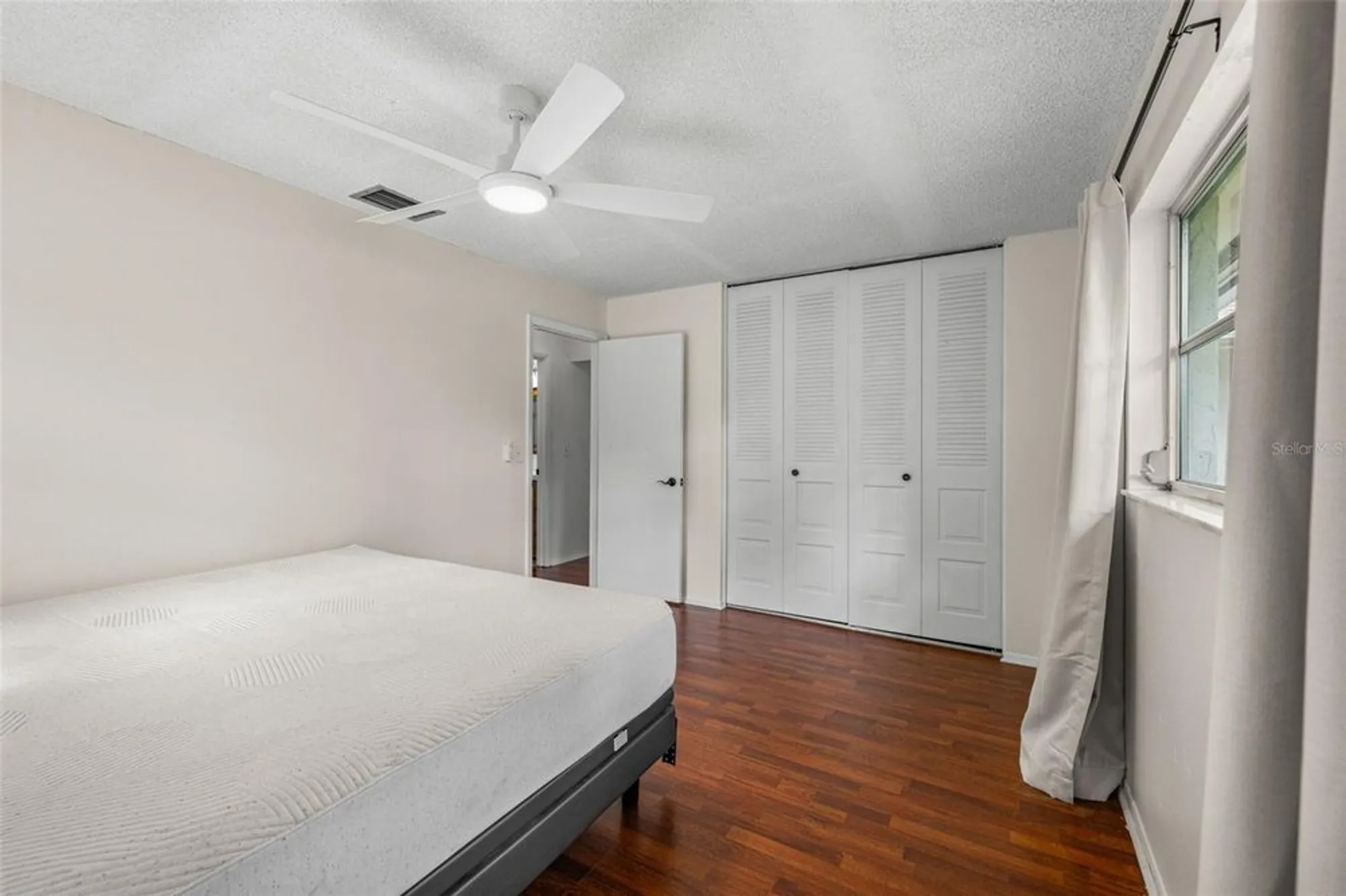 Property Slideshow image 19 of 50 | 142 stafford cir, Palm Harbor, FL, 34684