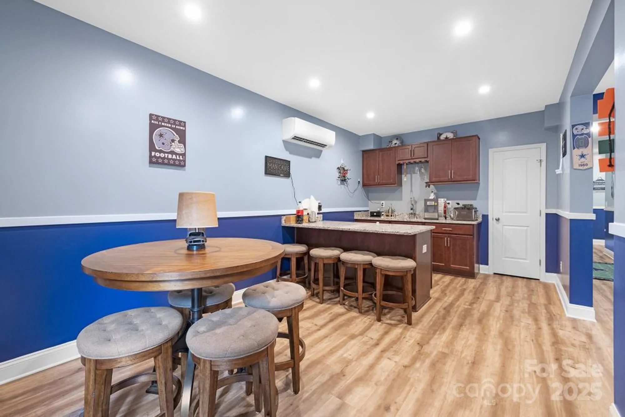 Property Slideshow image 13 of 25 | 5033 el molino dr, Charlotte, NC, 28214