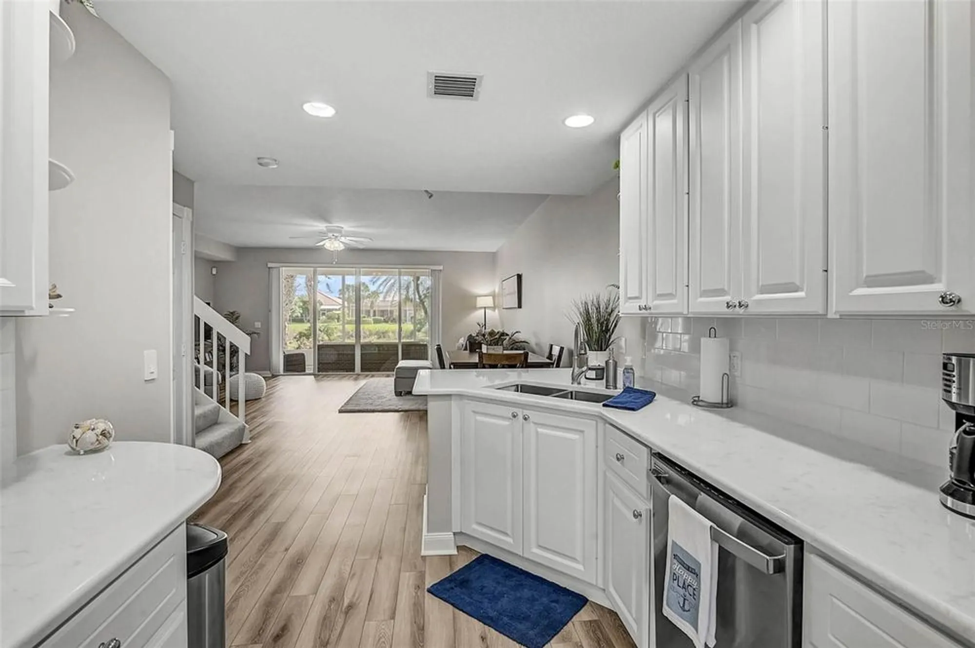 Property Slideshow image 13 of 51 | 1737 burgos dr, Sarasota, FL, 34238